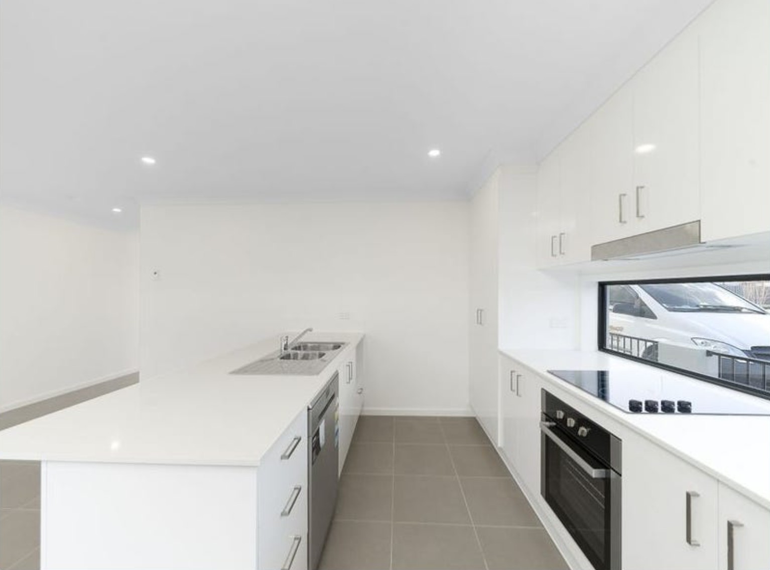 18 St Martin Way, Pakenham, VIC 3810