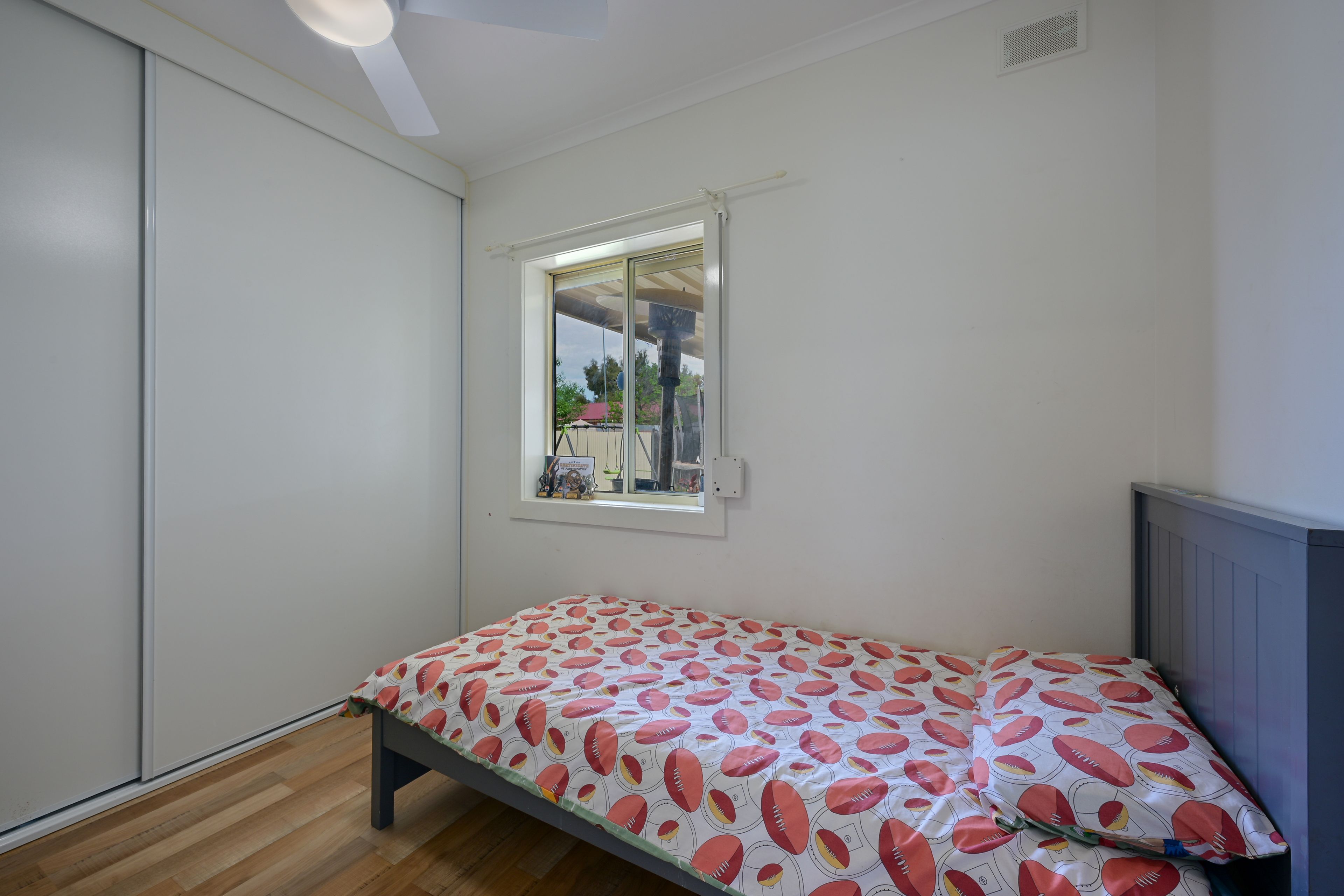 23 Noble Street — photo 7 of 14