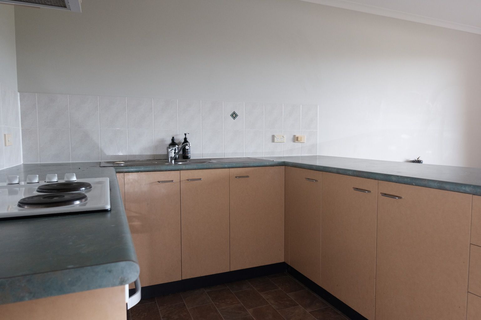 25/9-15 Oxley Street — photo 4 of 10