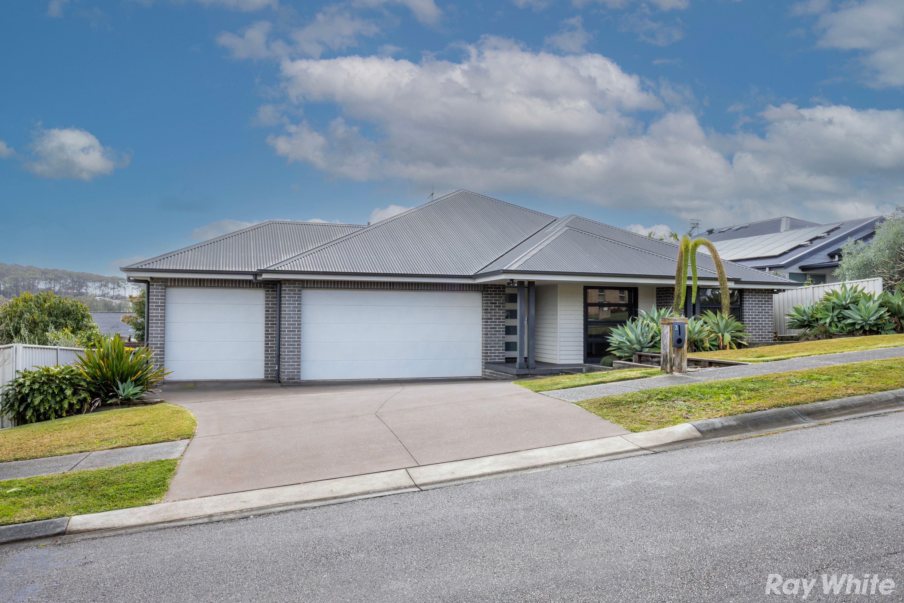 3 Isabella Parade — photo from Ray White Forster Tuncurry