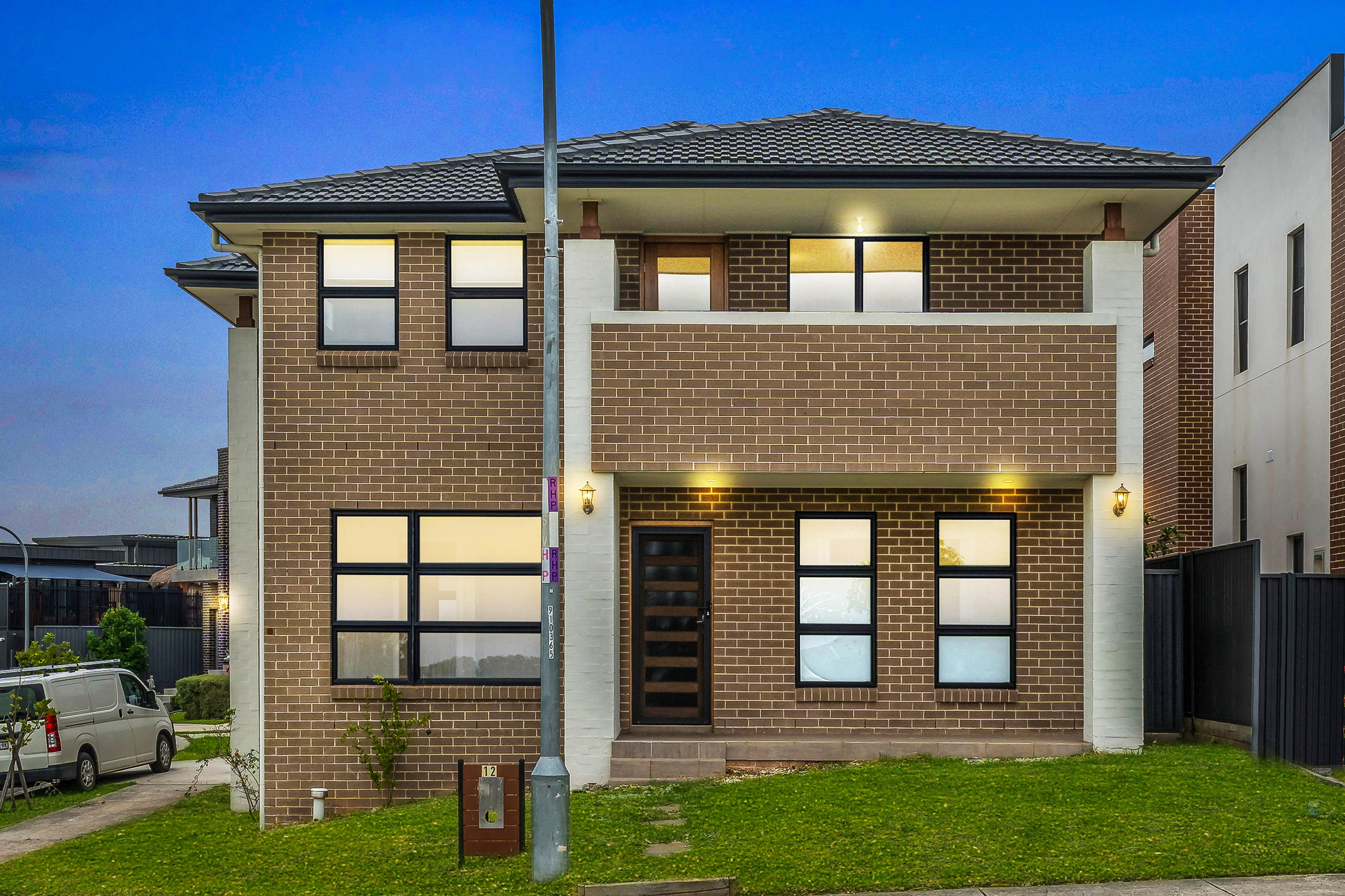 12 Middleton Drive, Middleton Grange, NSW 2171