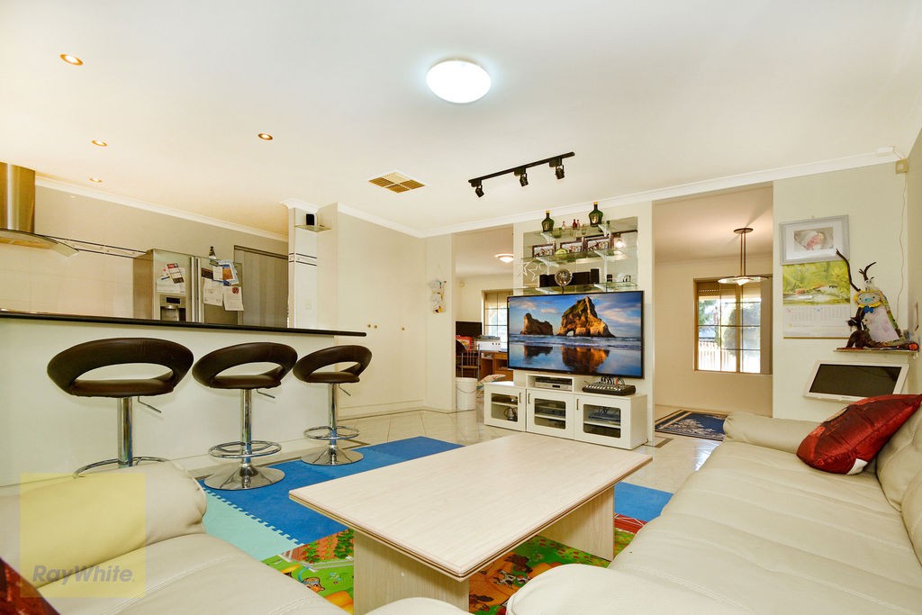 15 Dennell Court, Marangaroo, WA 6064