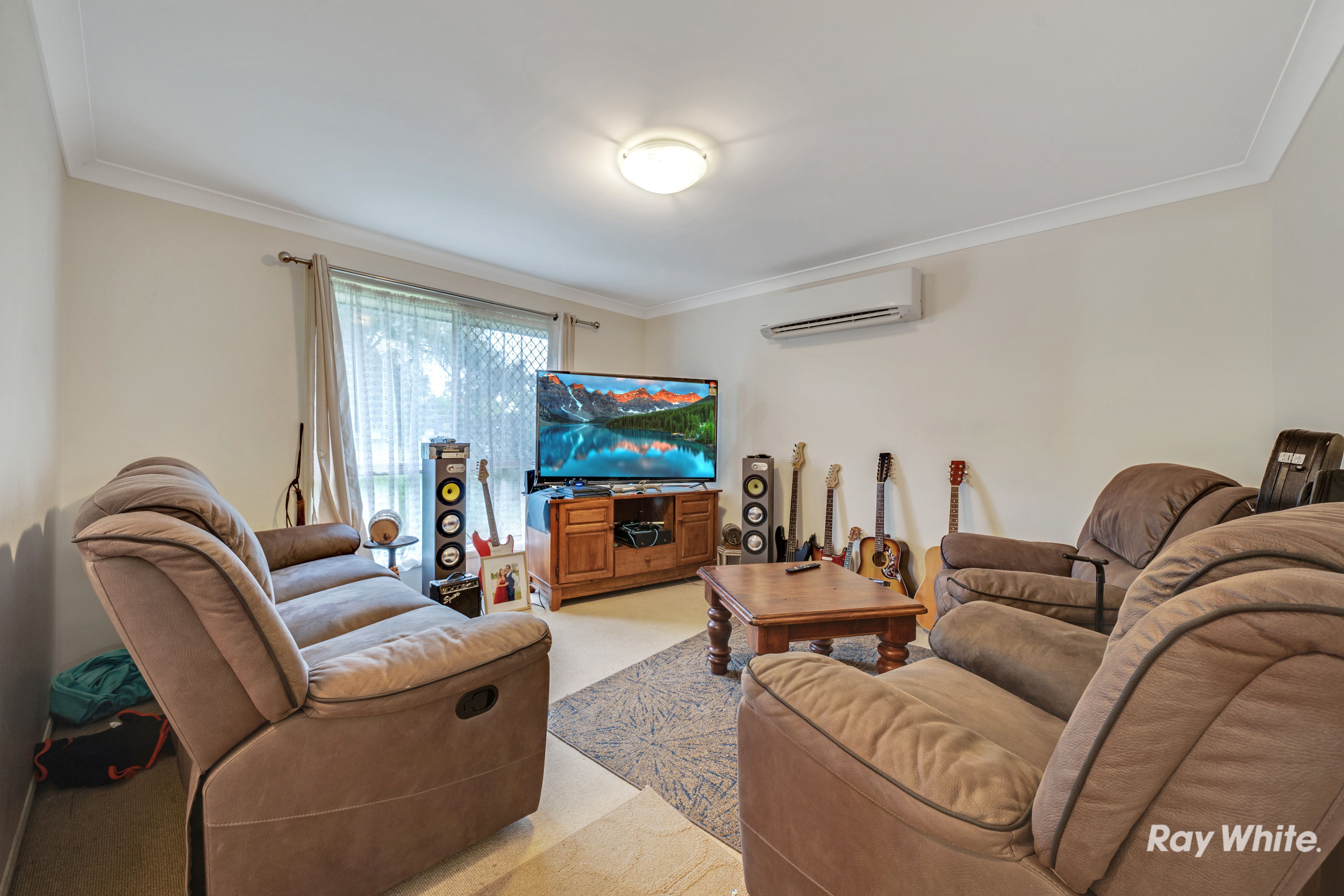 10 Golden Penda Drive, FLAGSTONE, QLD 4280