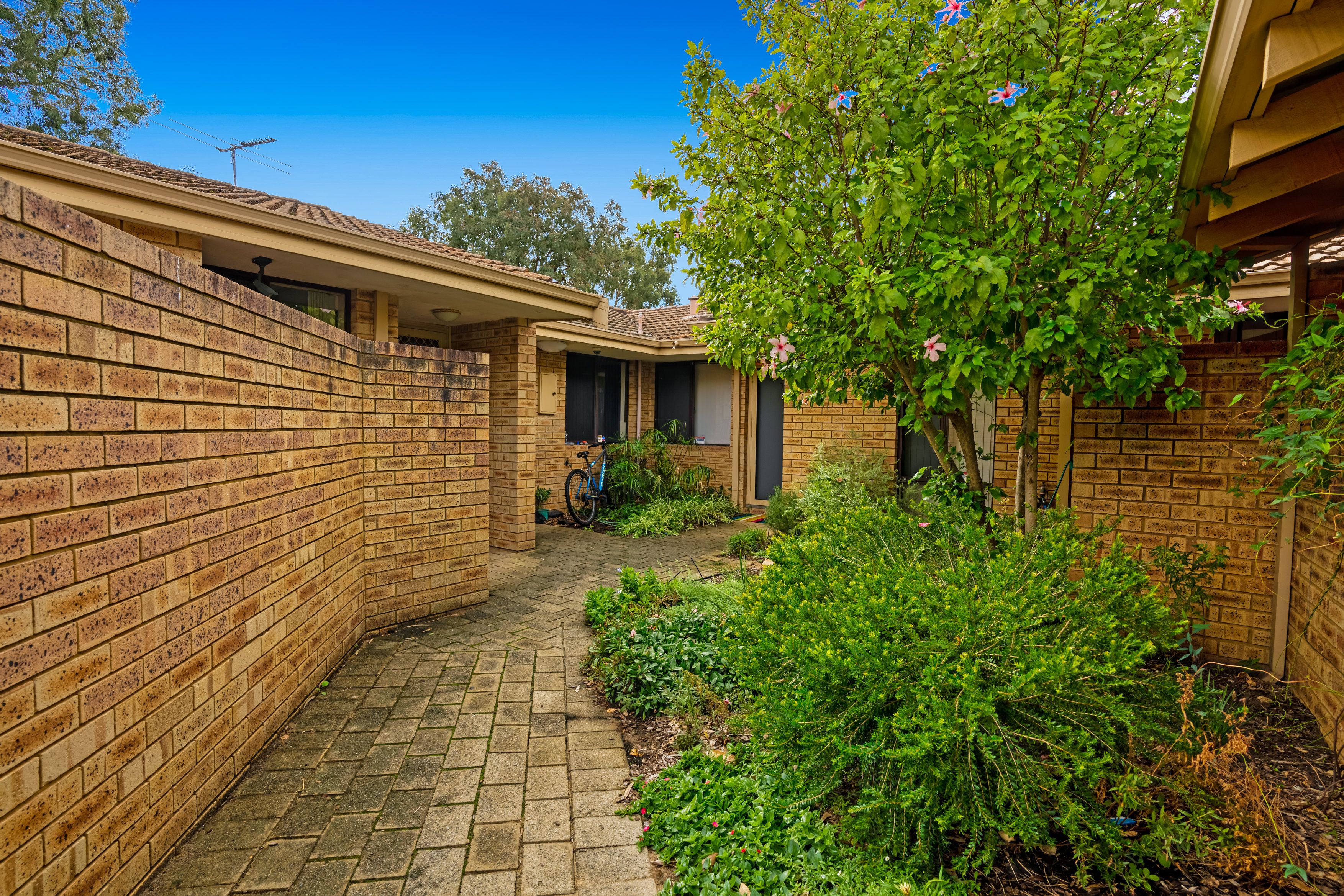 13 Bray Place, Beechboro WA 6063