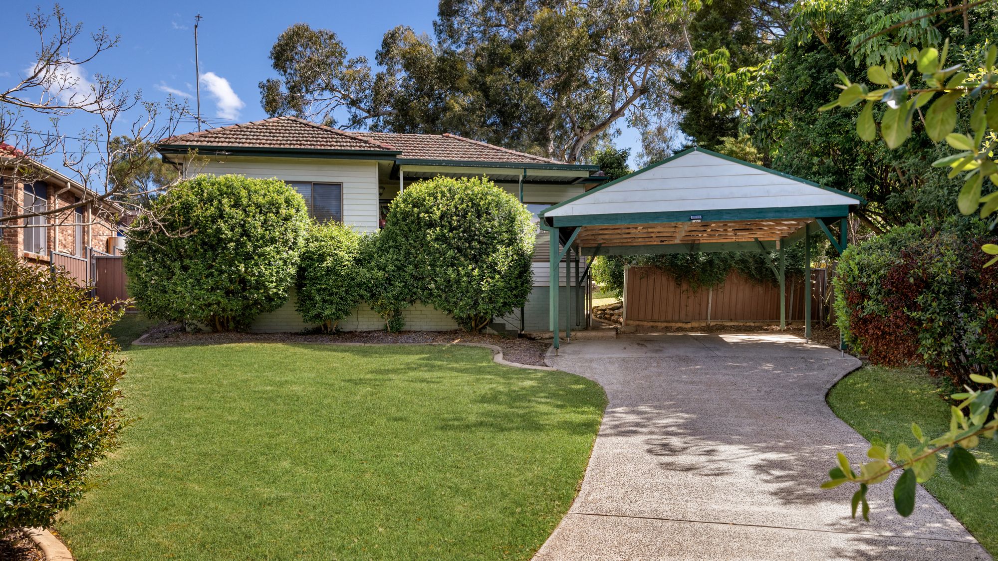 3 Lachlan Place, Campbelltown NSW 2560