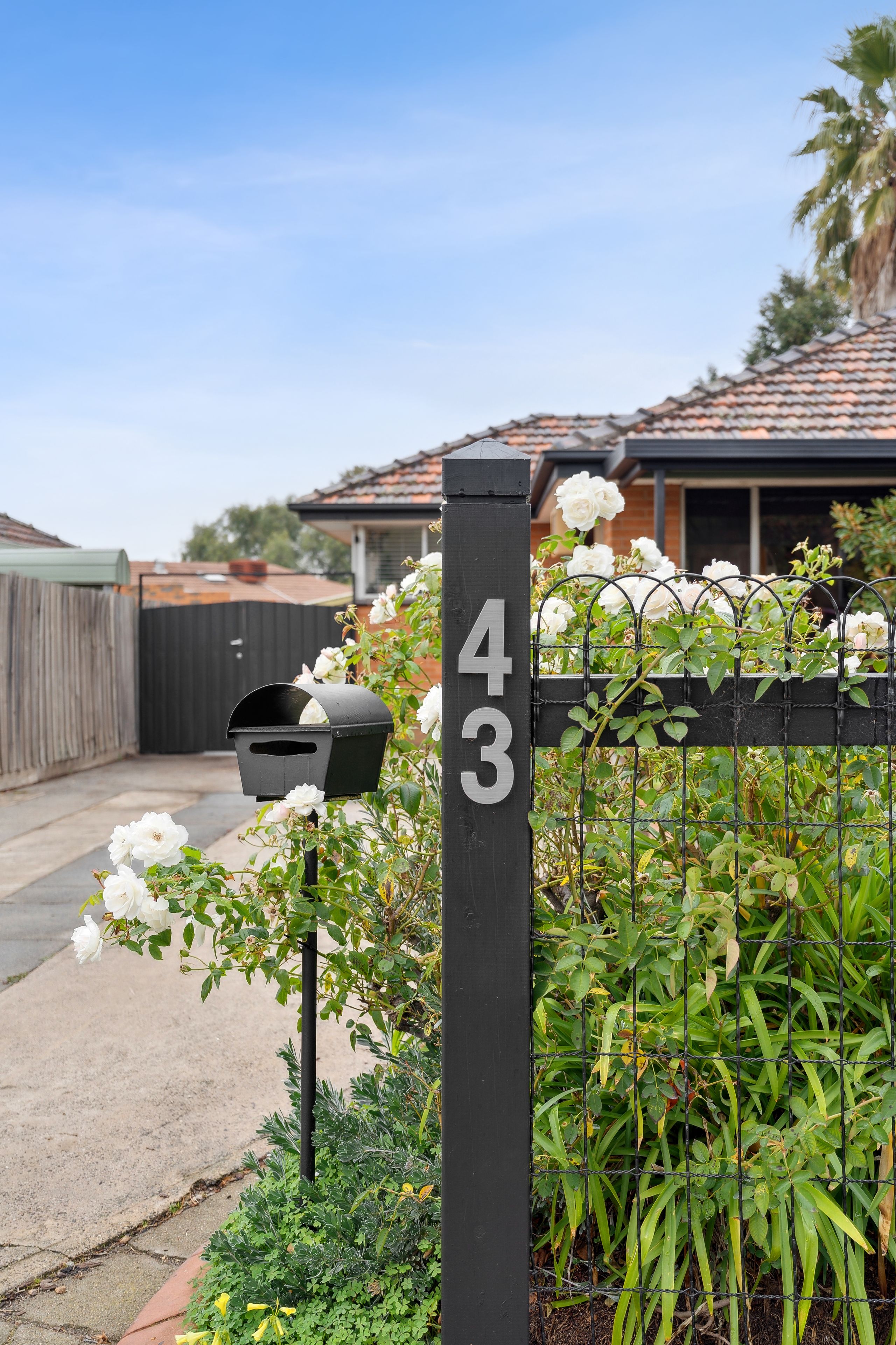 43 Pinewood Drive, Thomastown, VIC 3074