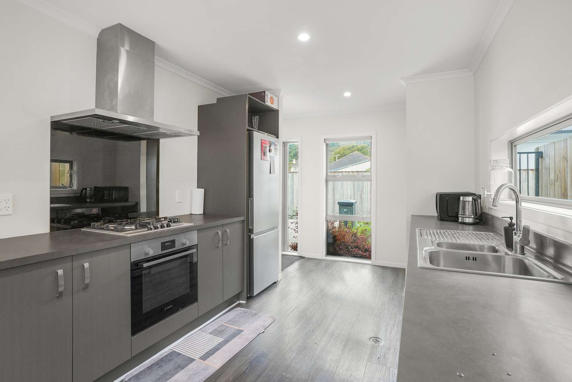 12 Ronalds Way photo 12