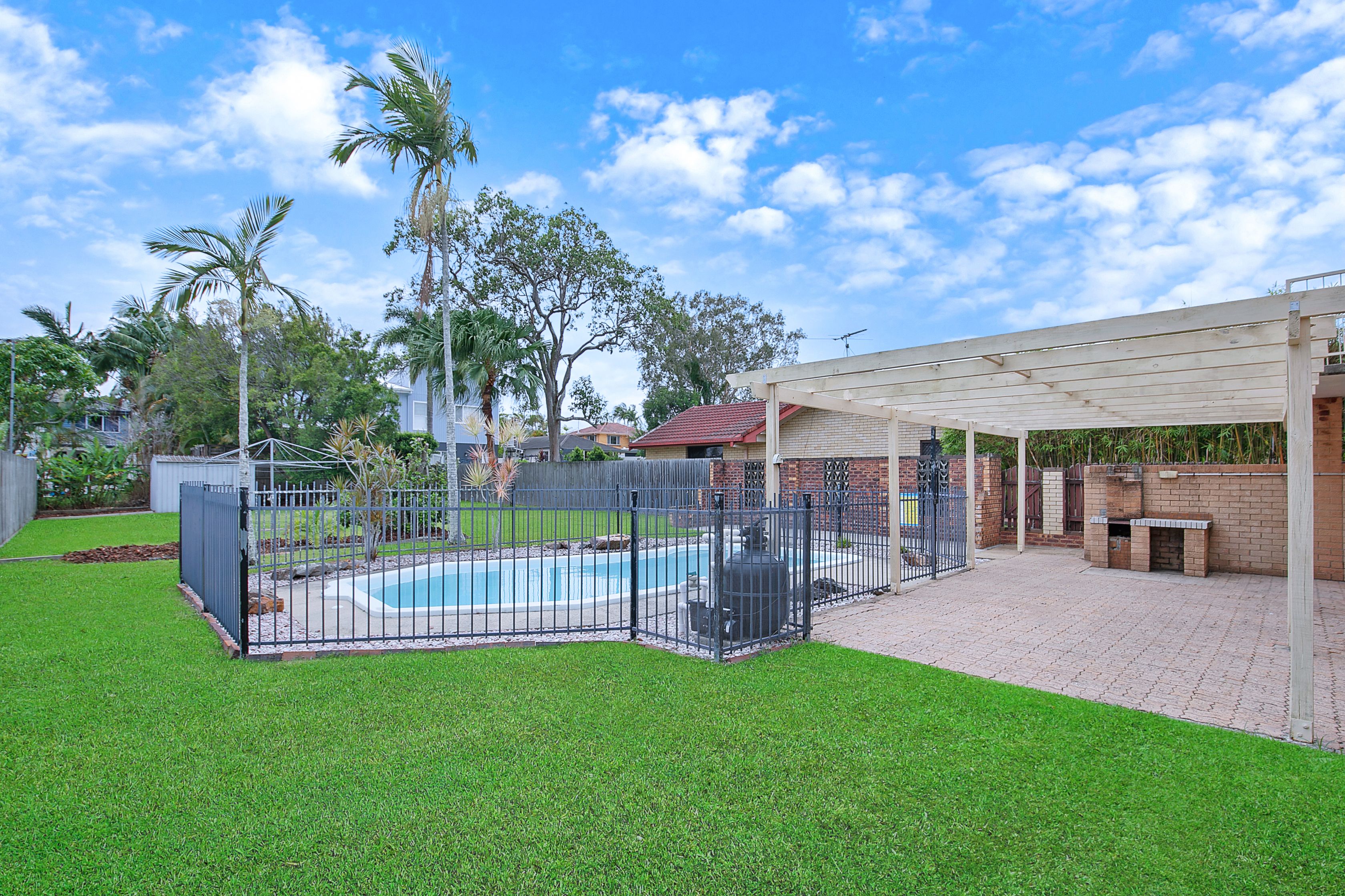 24 Sunnyside Road, Scarborough QLD 4020