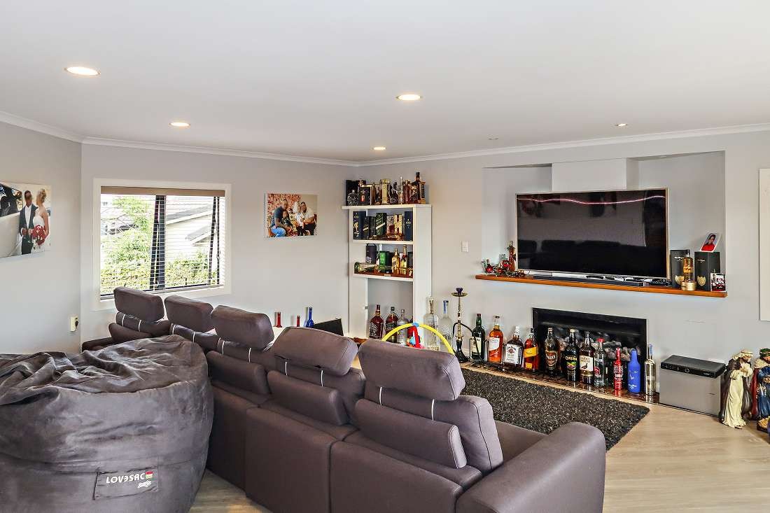 17 Falstaff Place, Half Moon Bay, Manukau City
