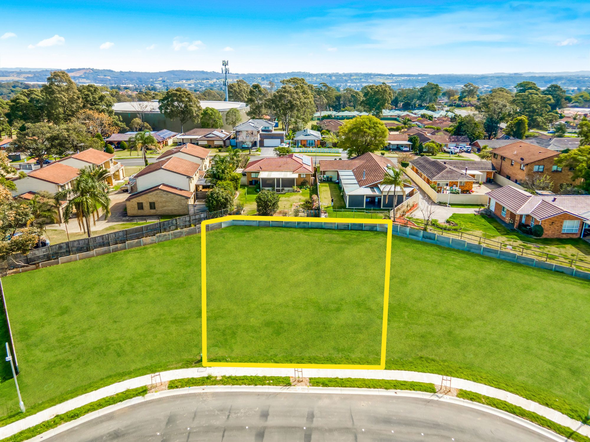 Oxford Gardens Road, Ingleburn NSW 2565