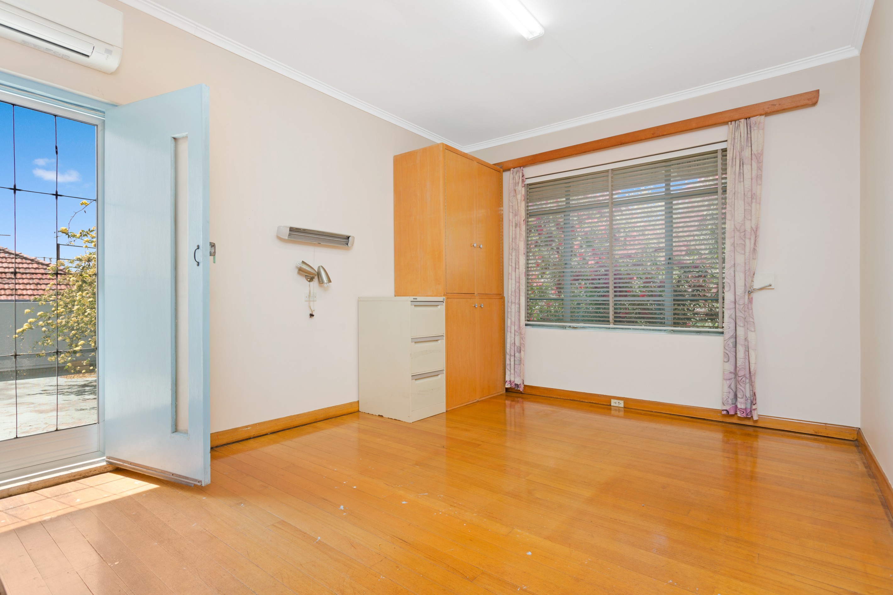 17 Hanson Road, Woodville North, SA 5012