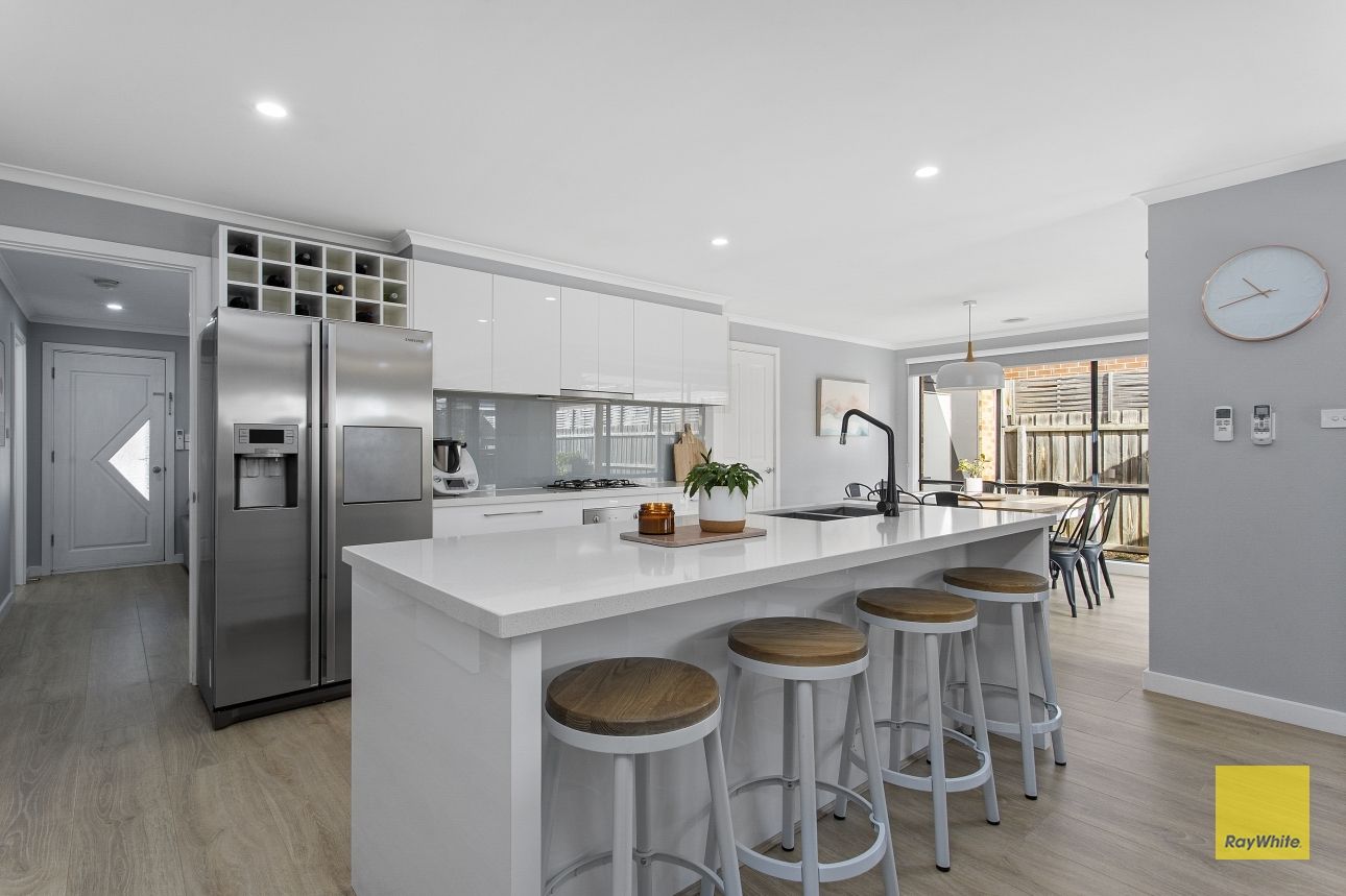 6 Blackheath Mews, Waurn Ponds, VIC 3216