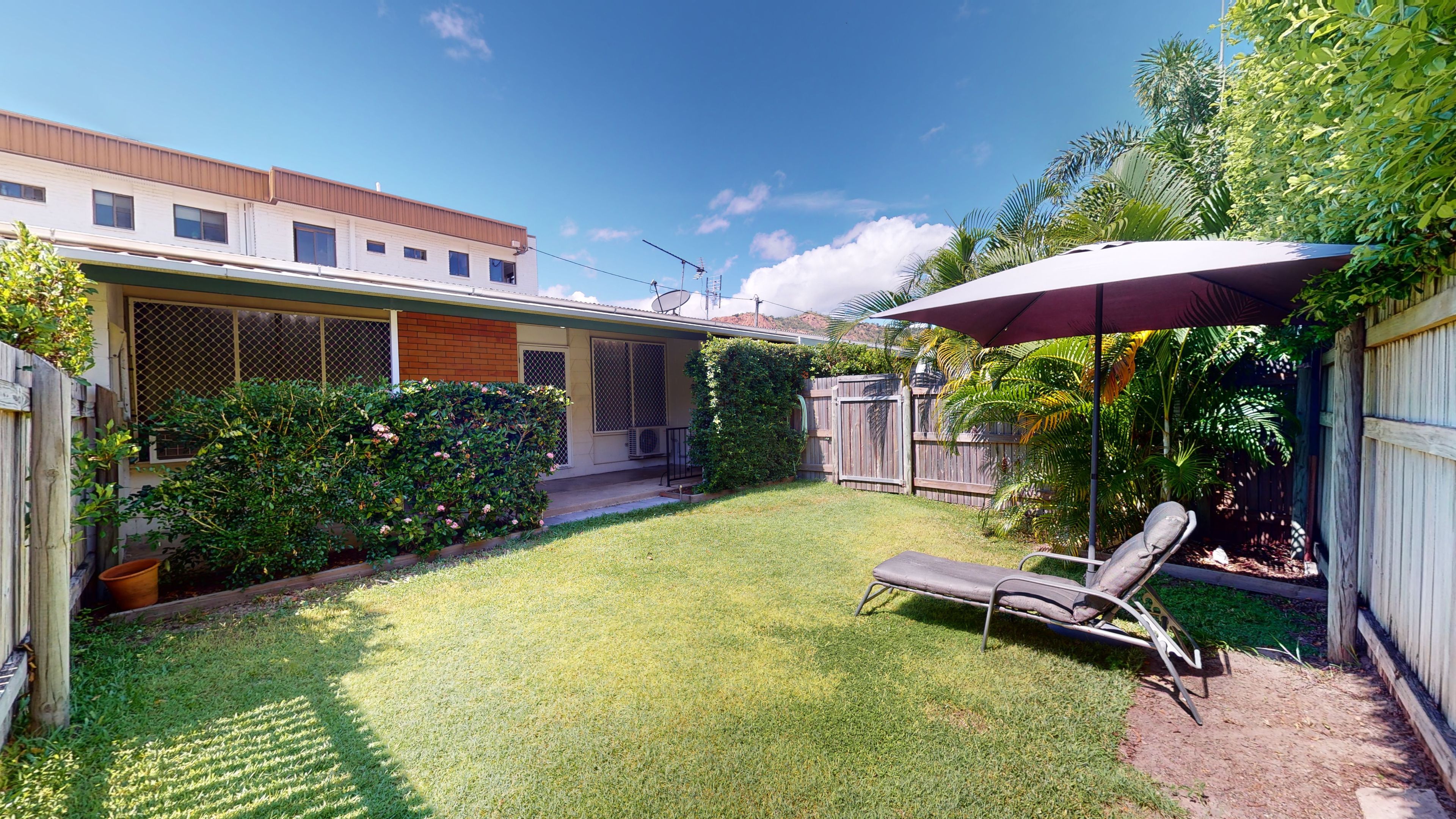 2/145 Eyre Street, North Ward, QLD 4810