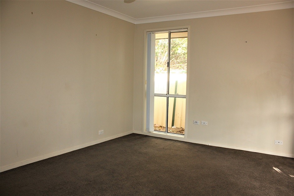 36 Randall Avenue, Minto, NSW 2566