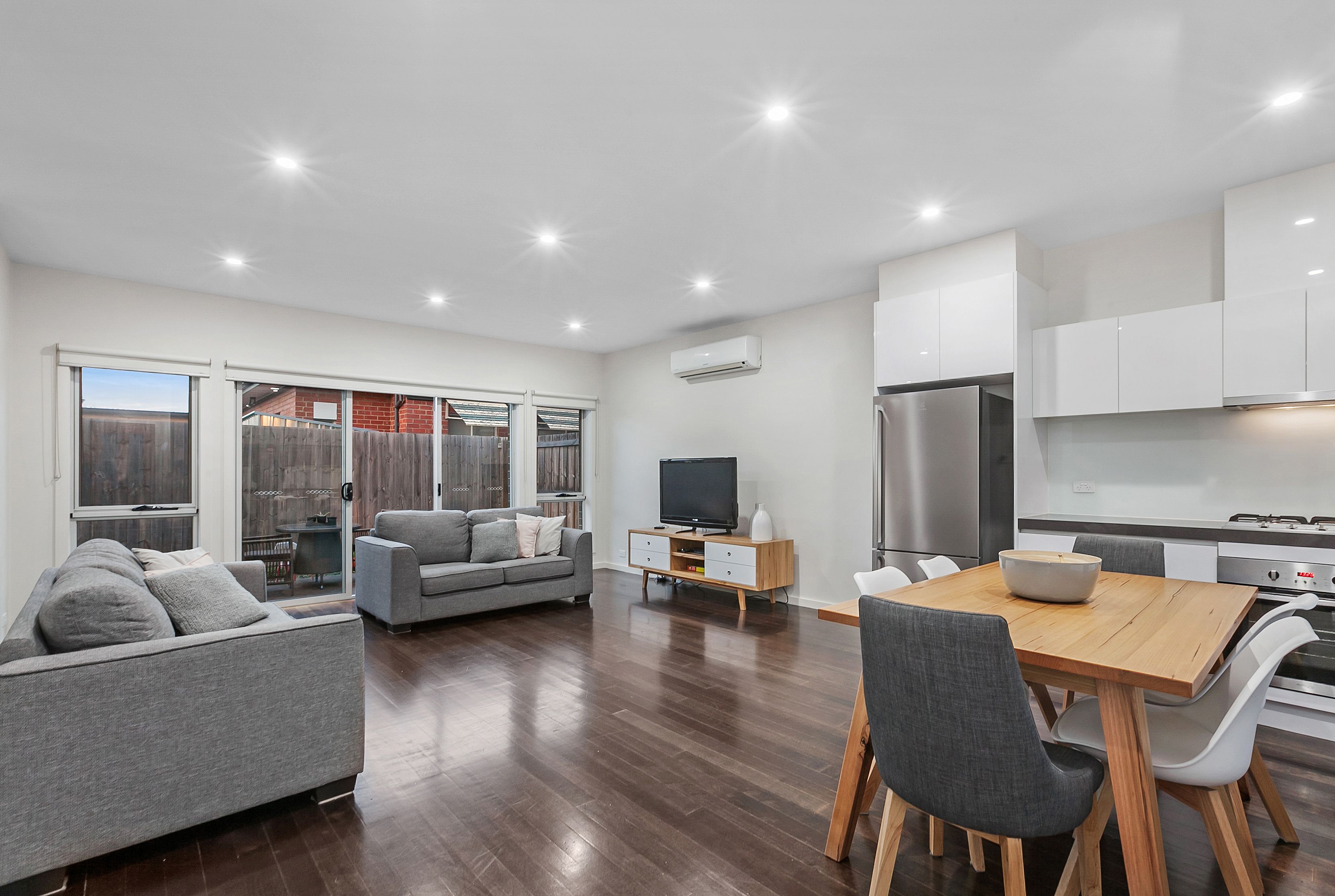 2/43 Orrong Avenue, Reservoir, VIC 3073