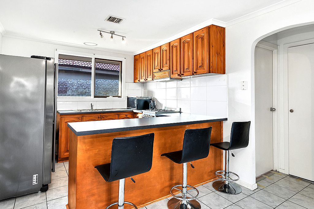 12 Thornbill Drive — photo 3 of 8