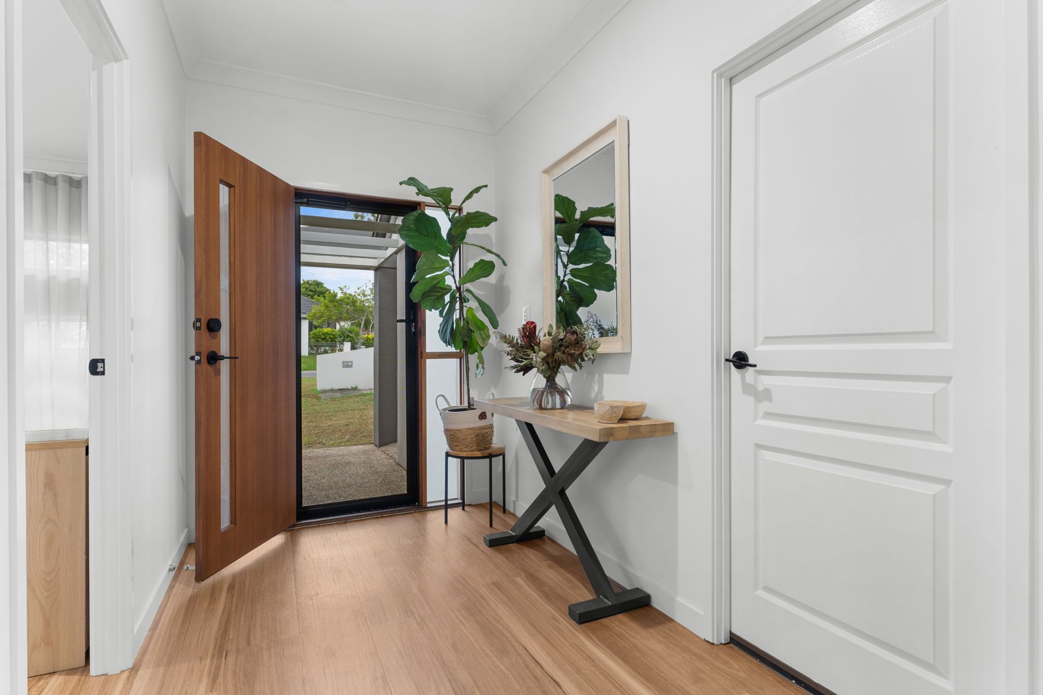 213 Lakeside Avenue, Springfield Lakes, QLD 4300