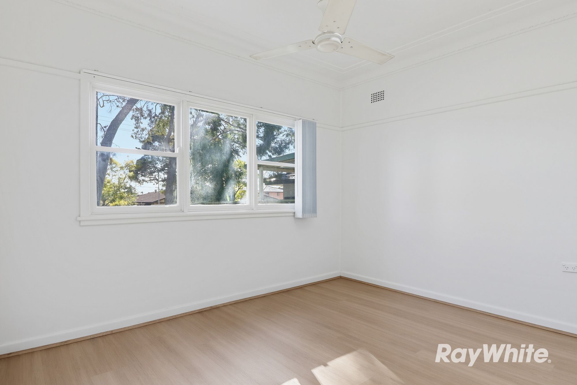 38 Adelaide Street — photo 4 of 7