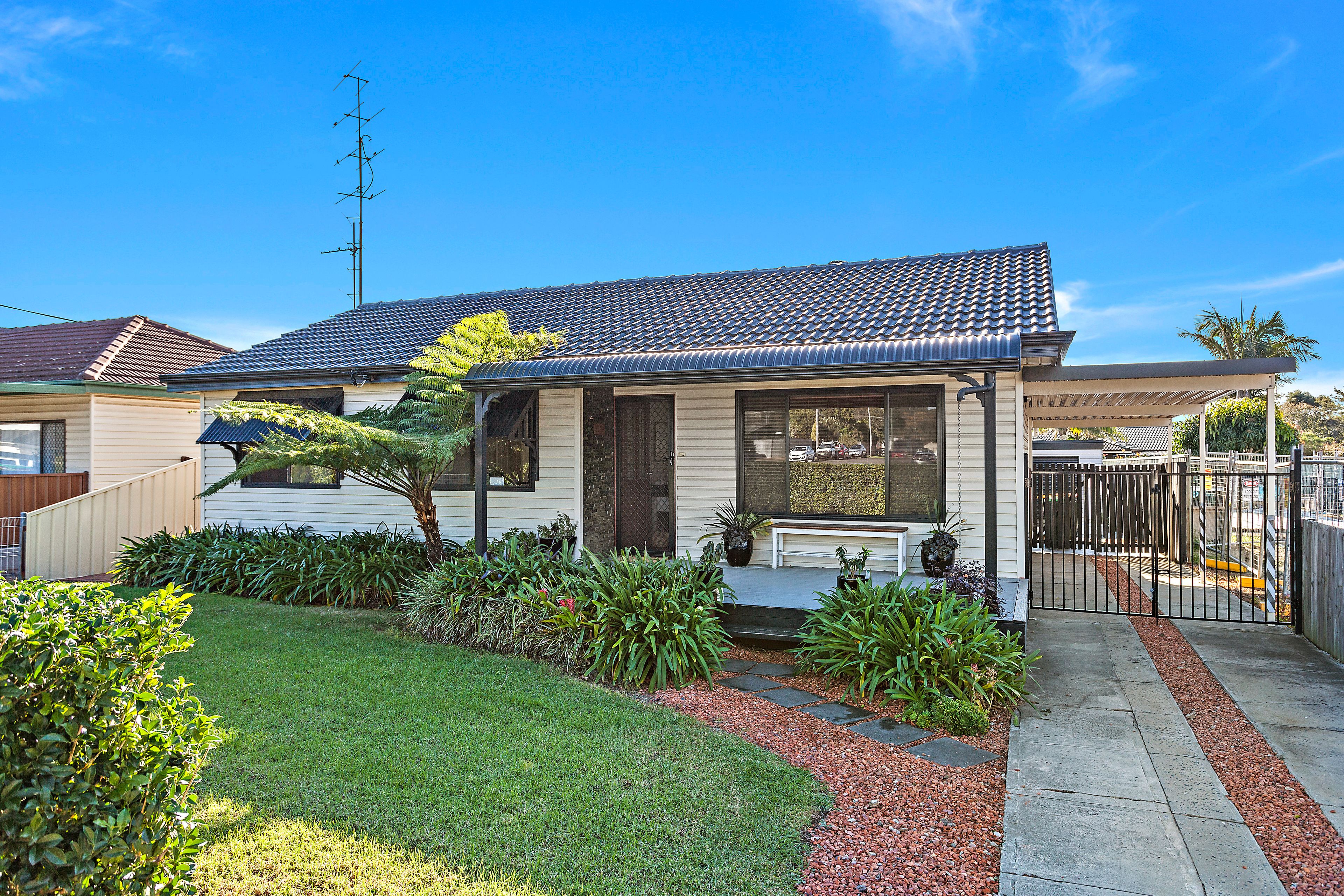 33 Wiley Street, Albion Park, NSW 2527