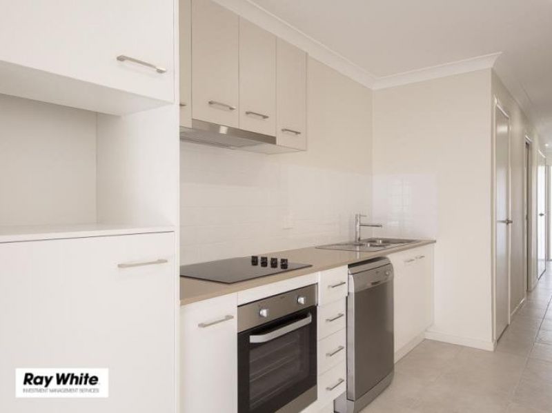 92 Lamington Drive, Redbank Plains, QLD 4301