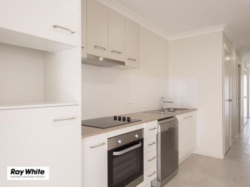 92 Lamington Drive, Redbank Plains, QLD 4301