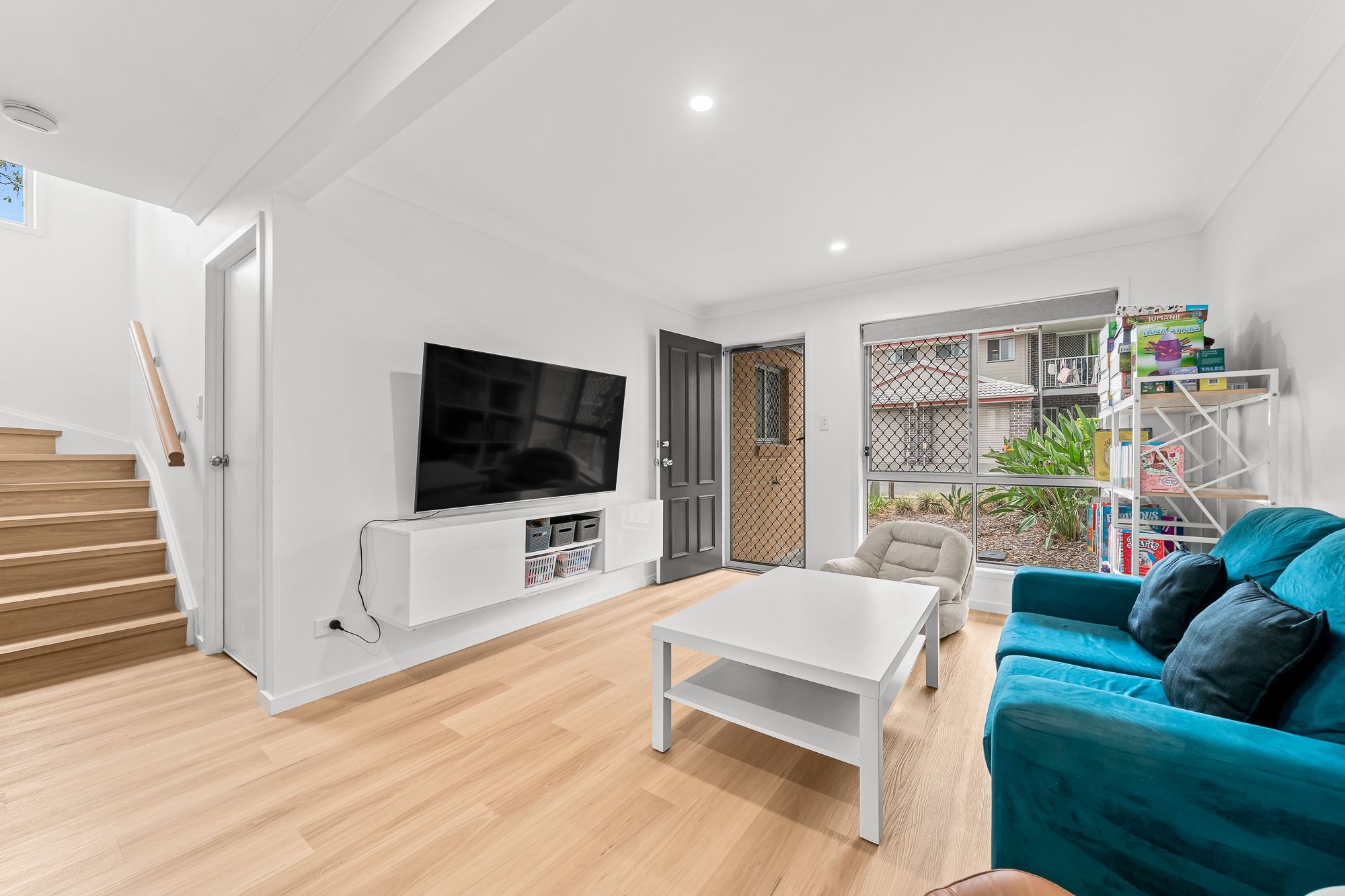 40/2311 Logan Road — photo 3 of 18