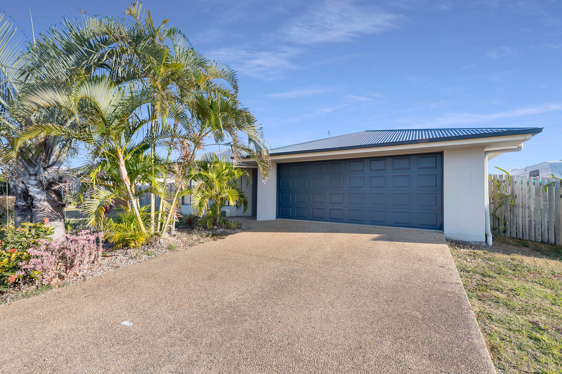 5 Peggy Drive, Coral Cove, QLD 4670