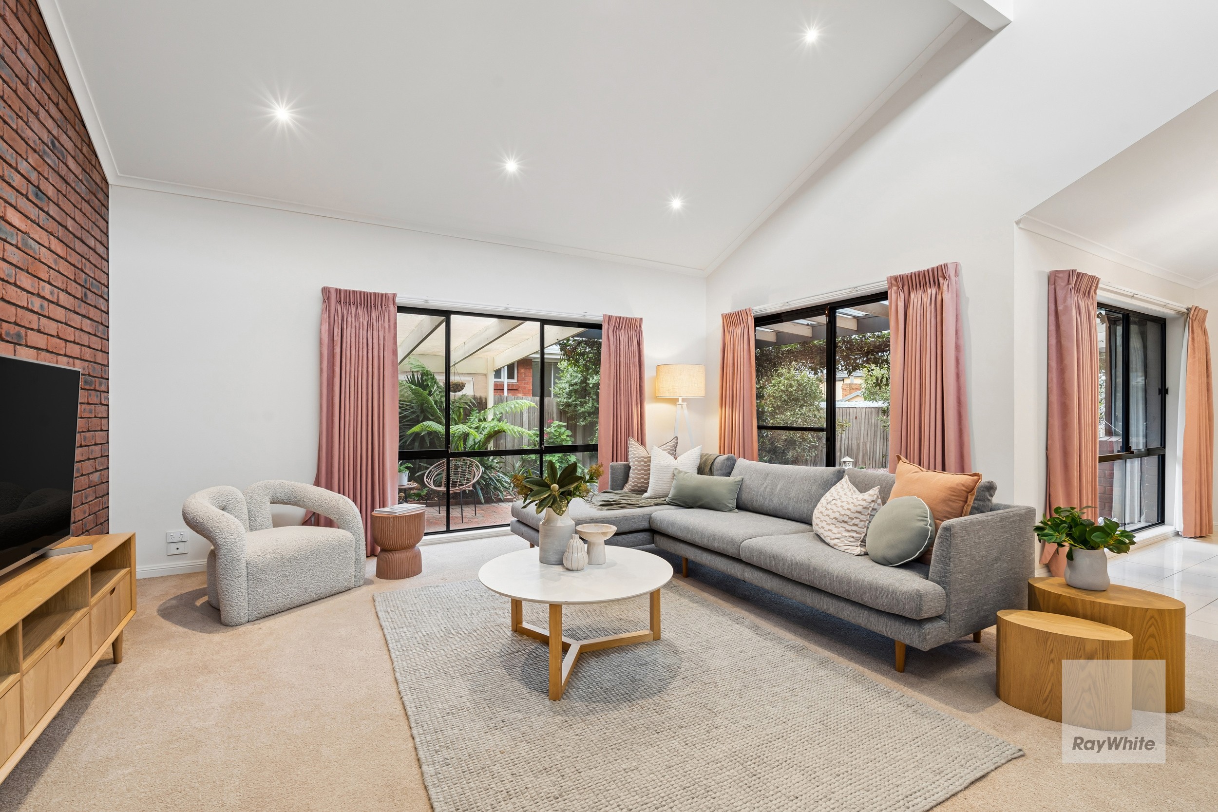 22 Panamuna Avenue, Taylors Lakes, VIC 3038