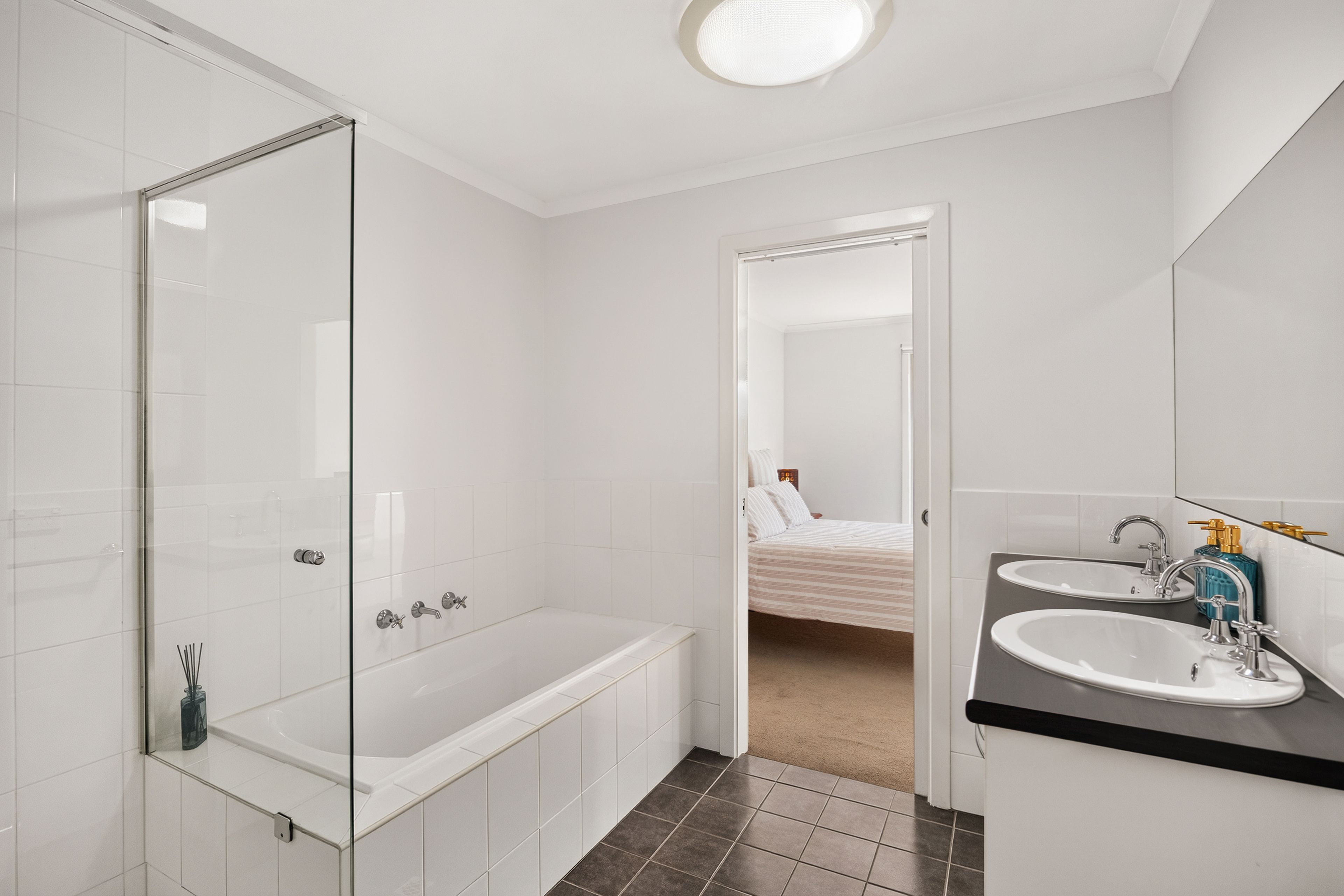 16 Telfer Street — photo 10 of 17