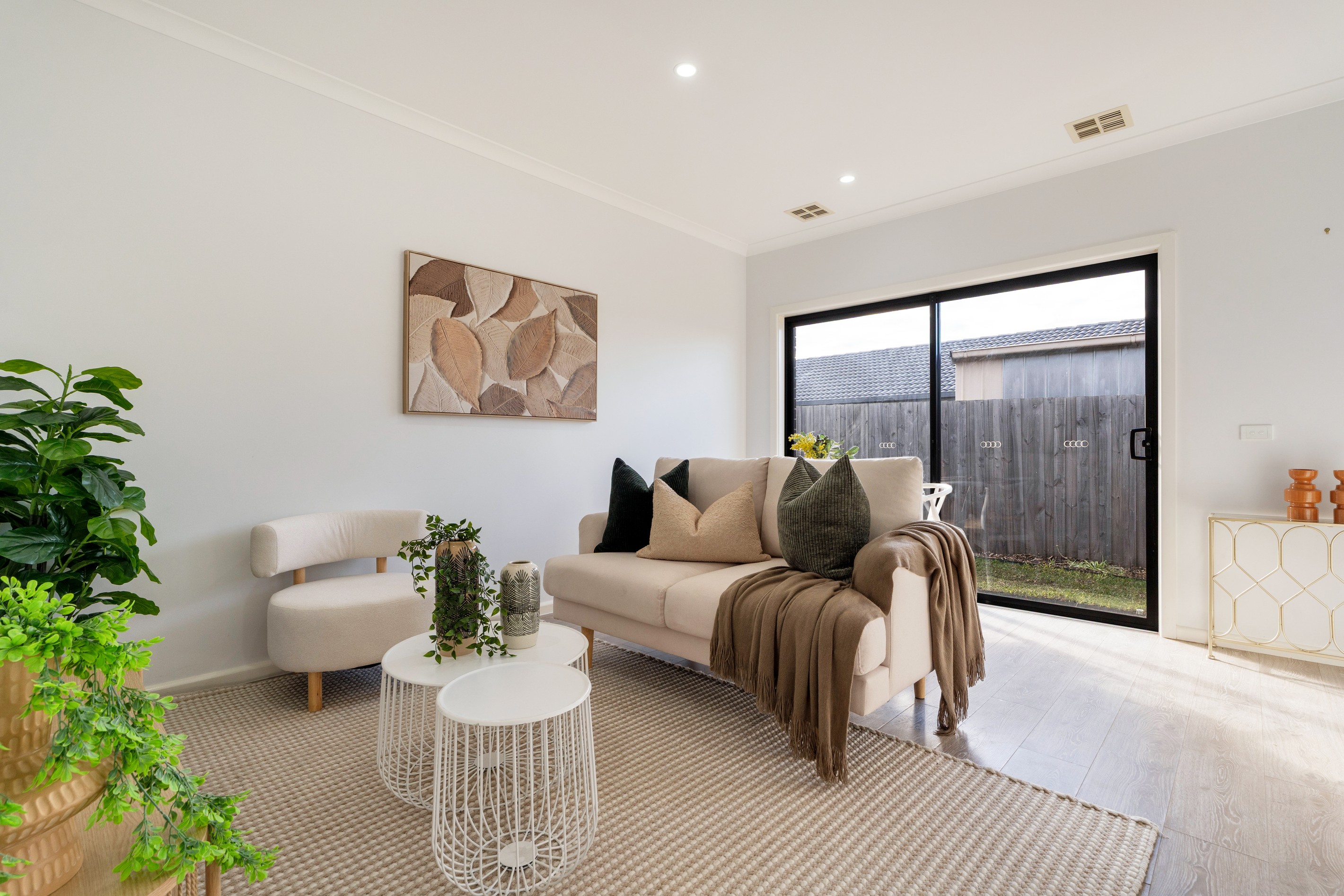 2/49 Gillingham Crescent, Craigieburn, VIC 3064