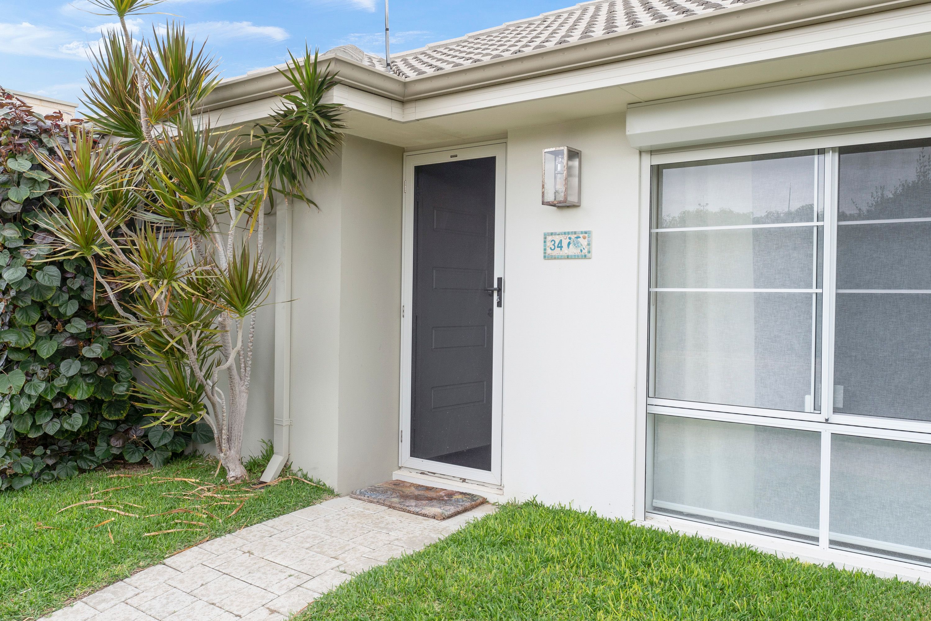 34 Bottlenose Circuit, Waikiki, WA 6169