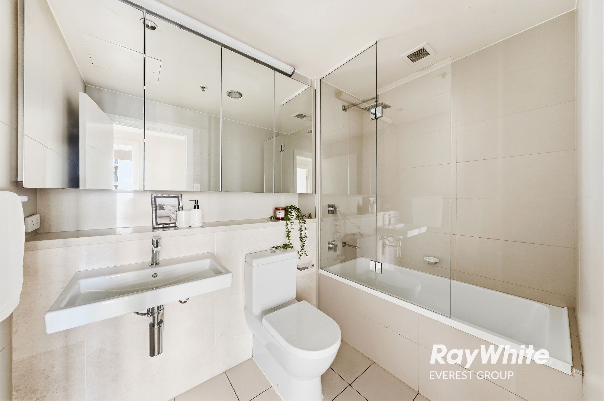 2110/46 Walker Street — photo 15 of 18