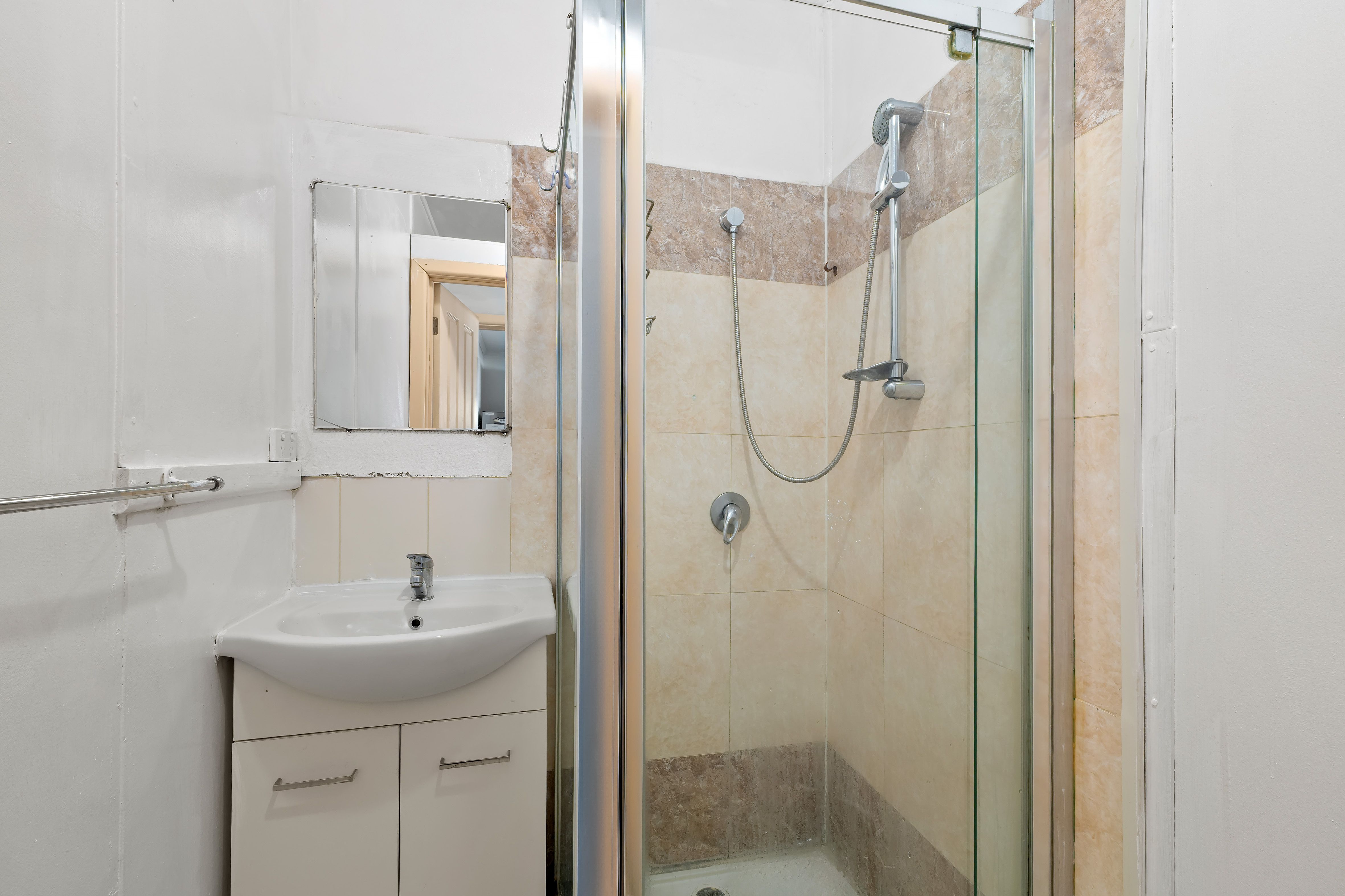 31 Alward Avenue — photo 7 of 9
