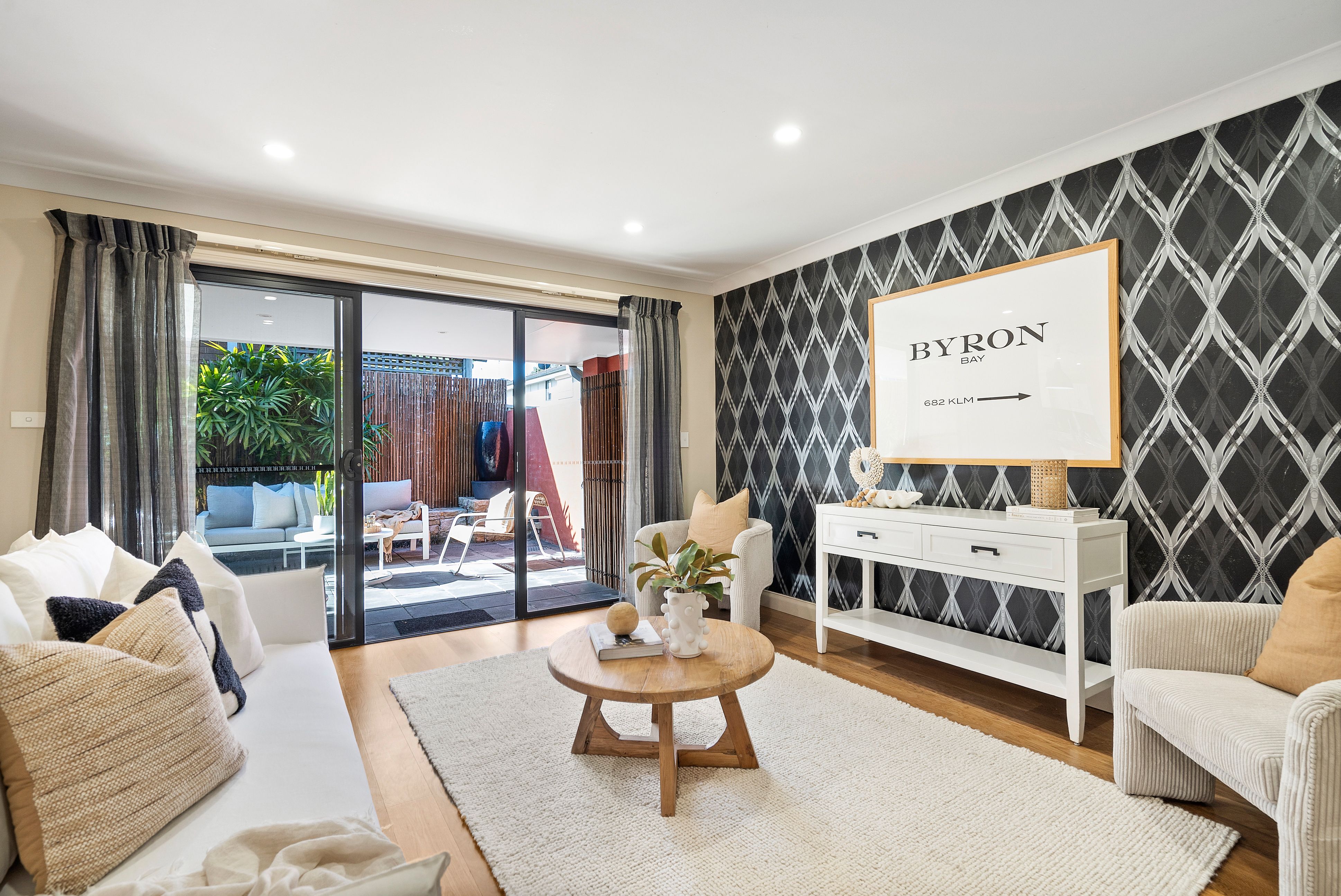 2/29 Hay Street — photo 3 of 11