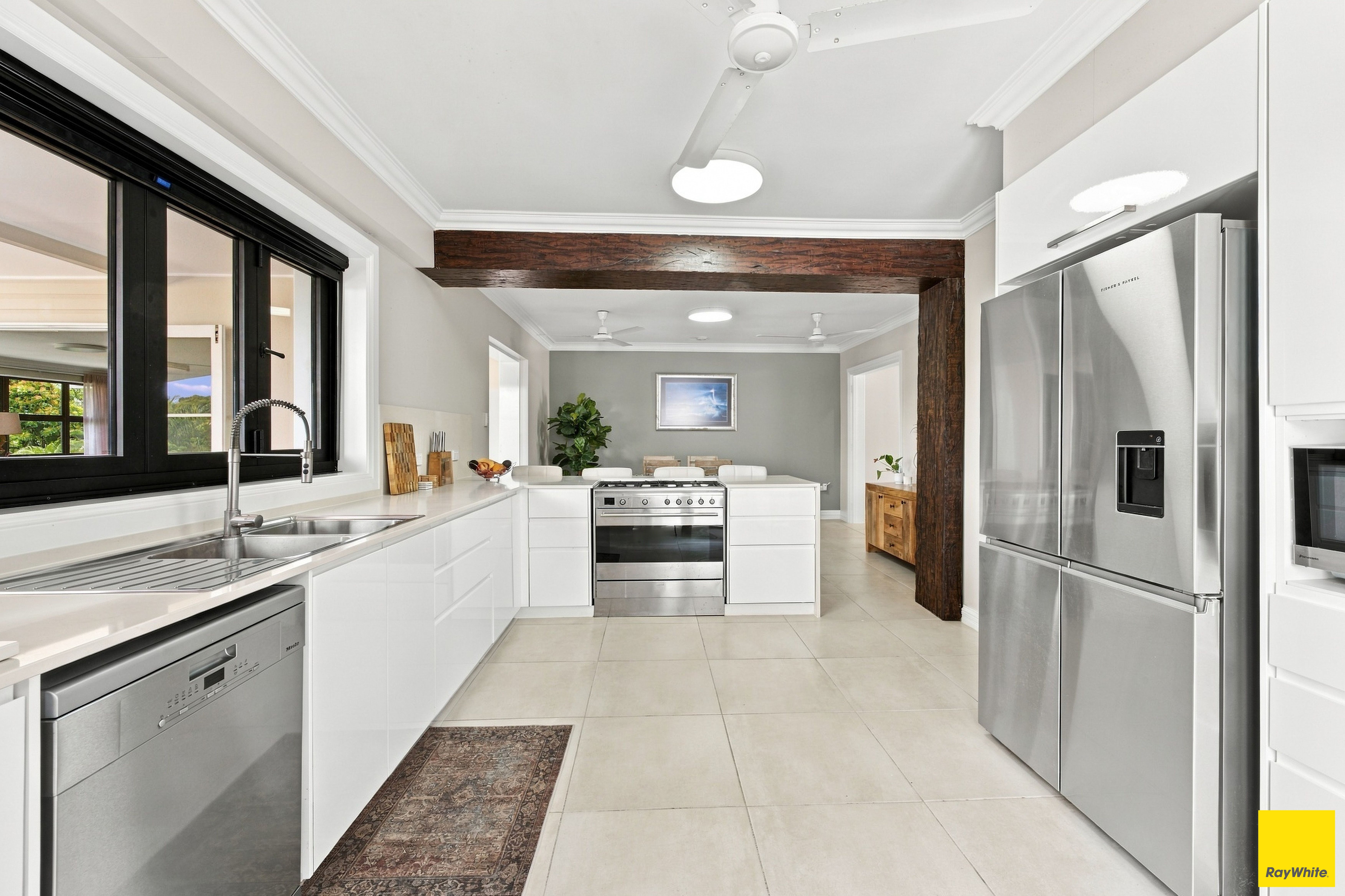35 Hutchinson Street — photo 7 of 30