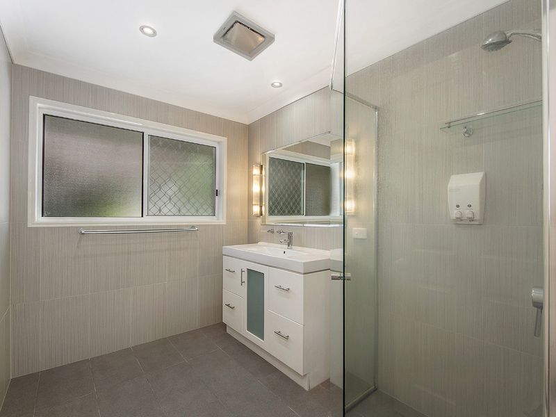 24 Collingwood Avenue — photo 14 of 15
