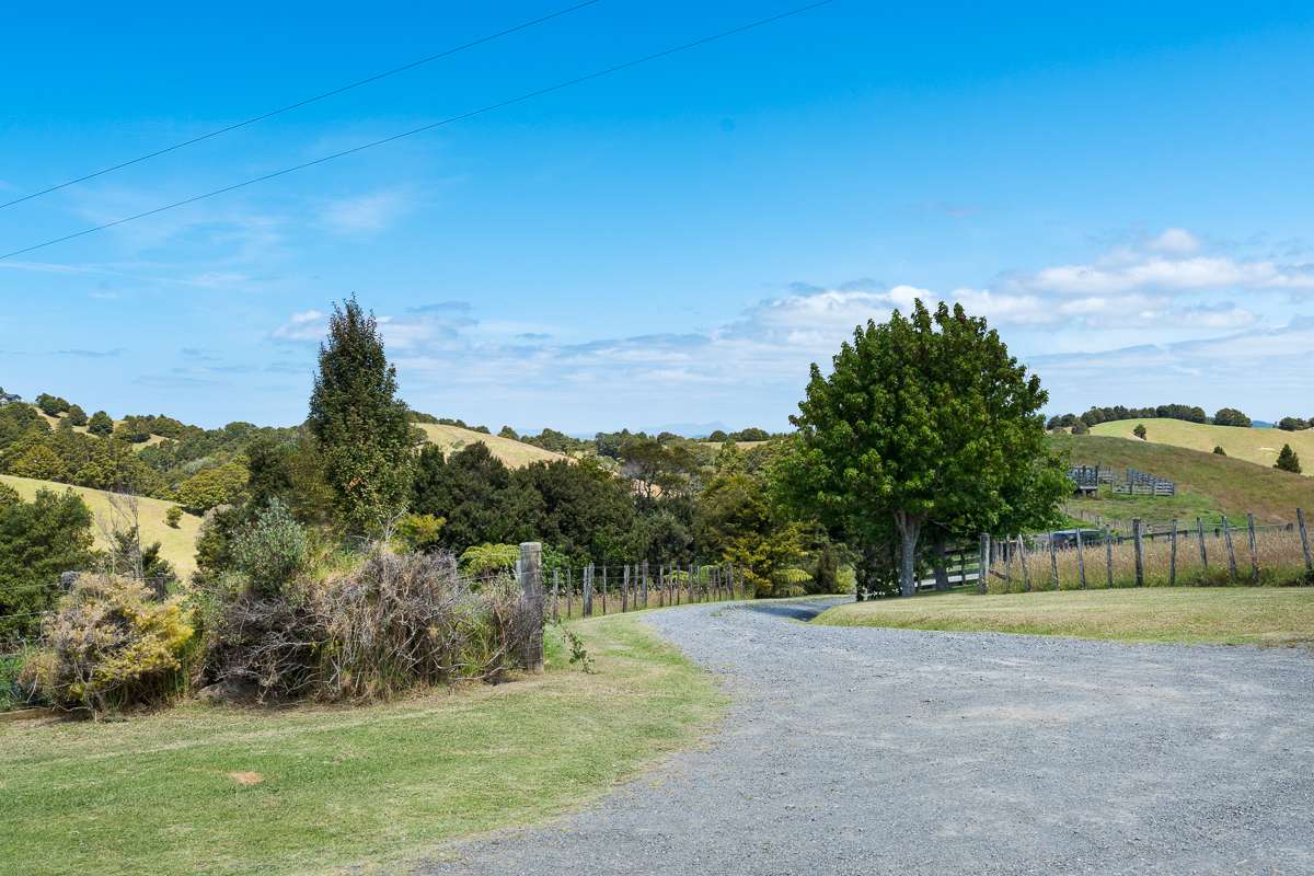 155 Te Toiroa Road photo 32