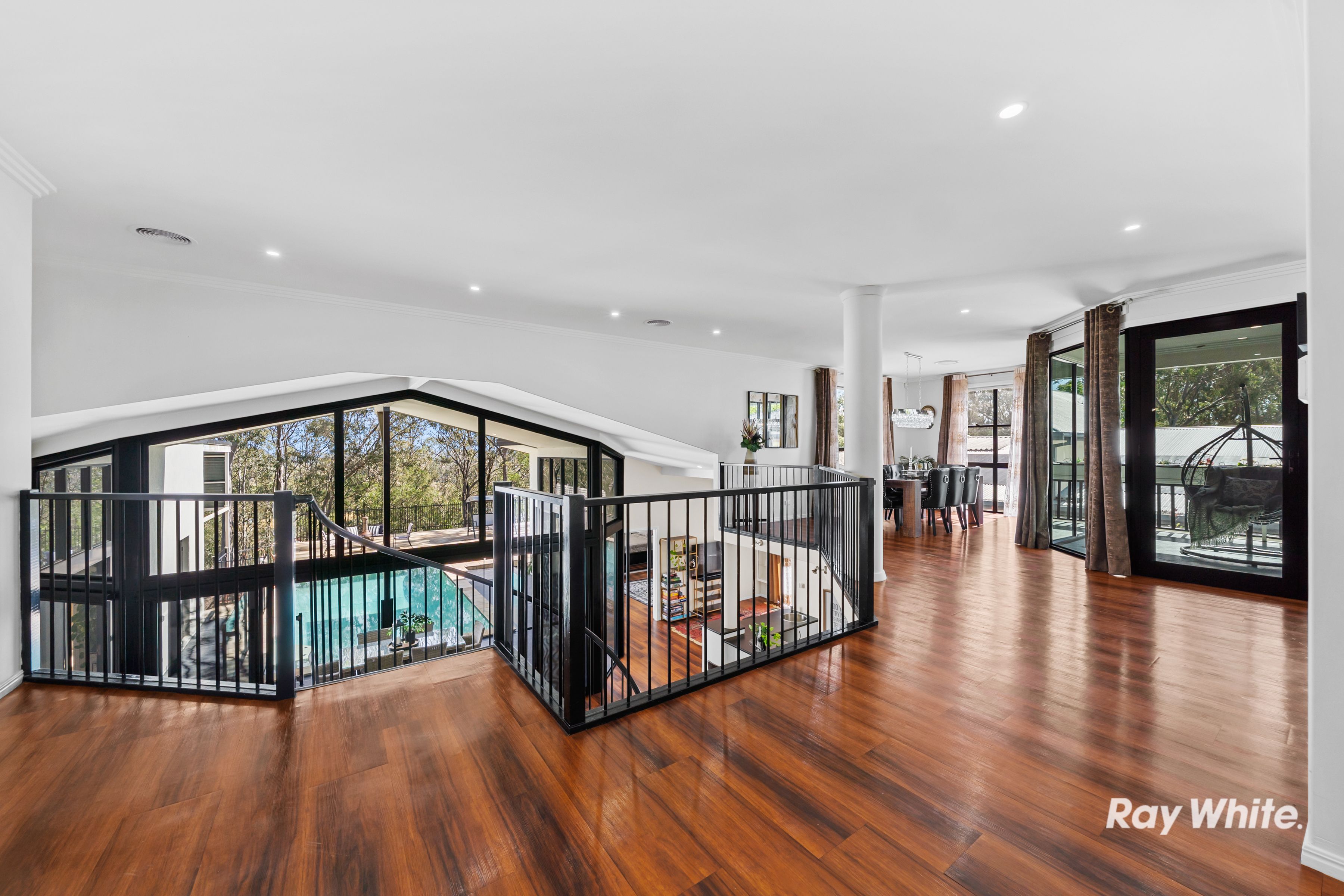 33-35 Bayview Drive — photo 11 of 30