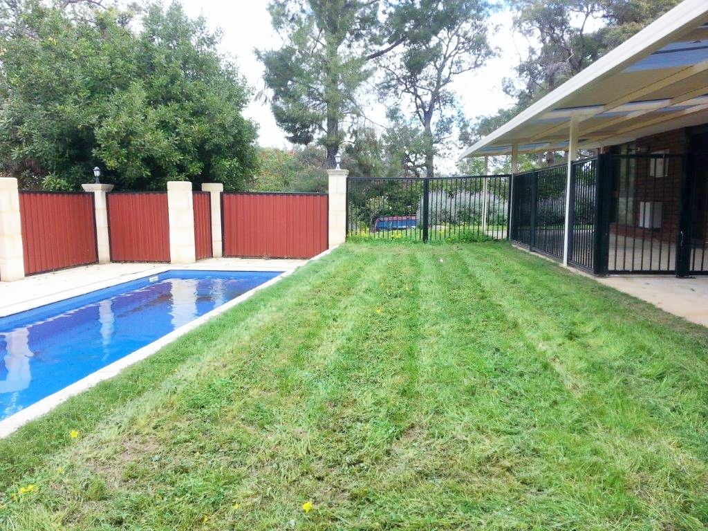 16 Canns Road, Mount Nasura, WA 6112