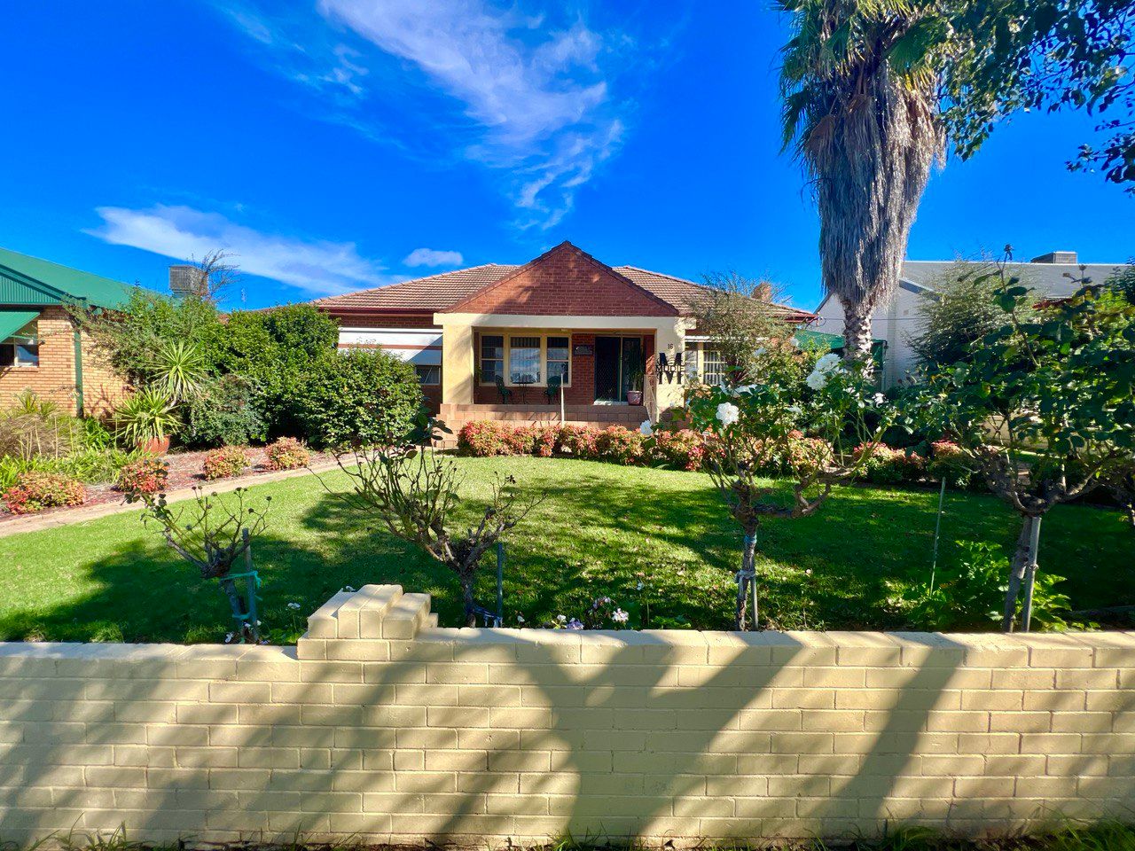 16 Hume Street, Parkes NSW 2870