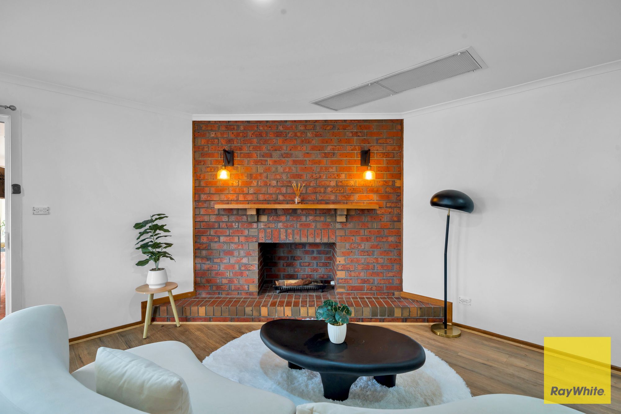 10 Ashton Crescent — photo 13 of 30
