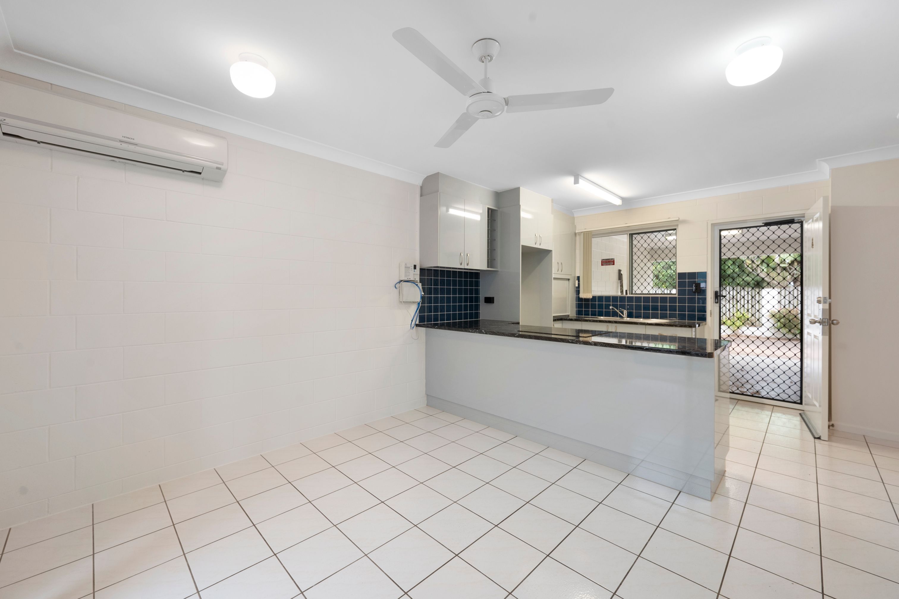 4/11 Cheyne Street, Pimlico, QLD 4812