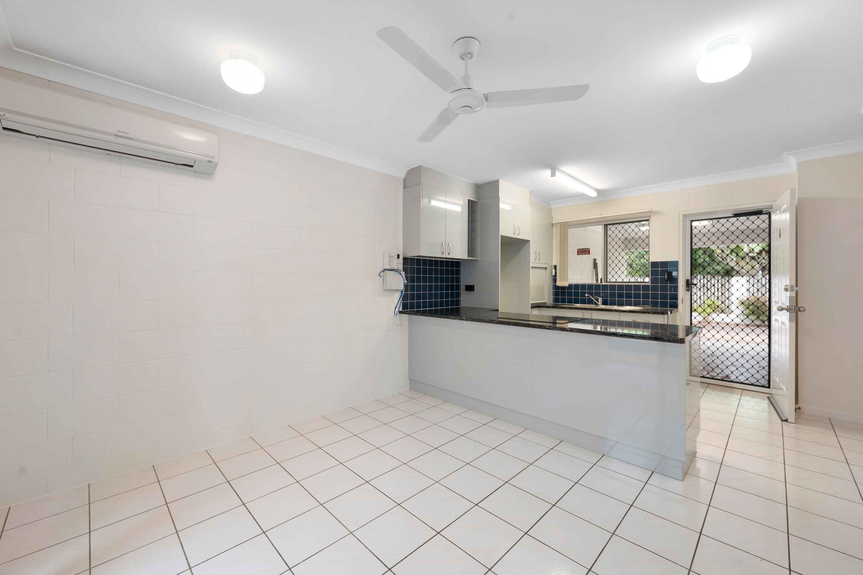 4/11 Cheyne Street, Pimlico, QLD 4812