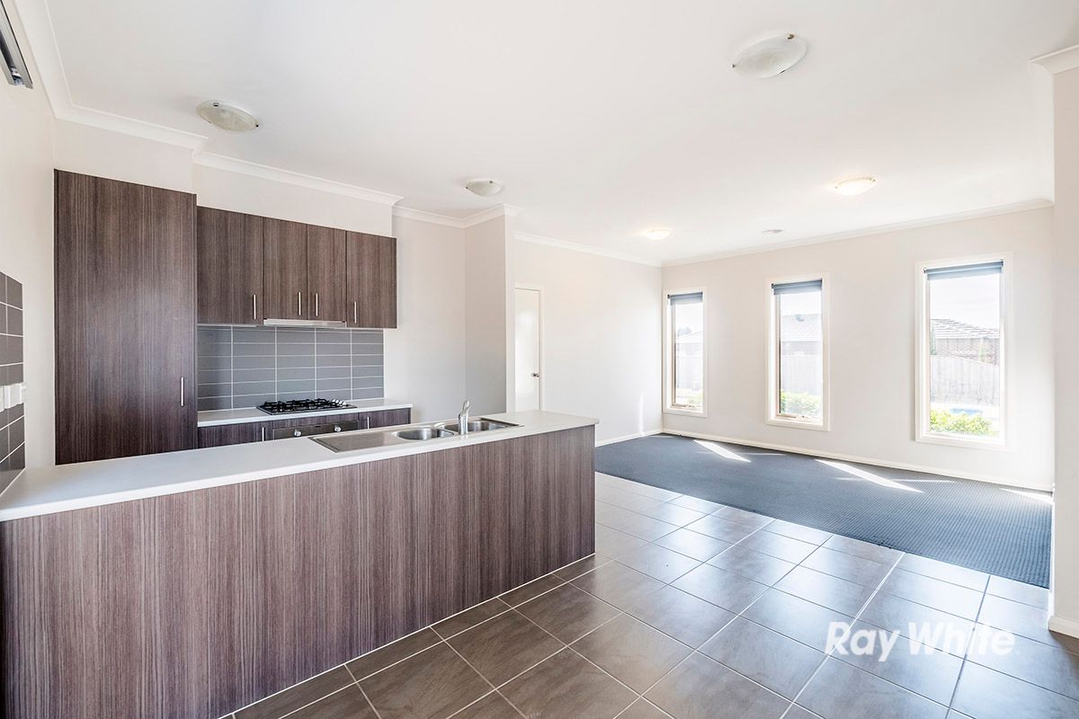 1/37-39 Valencia Circuit, Cranbourne, VIC 3977