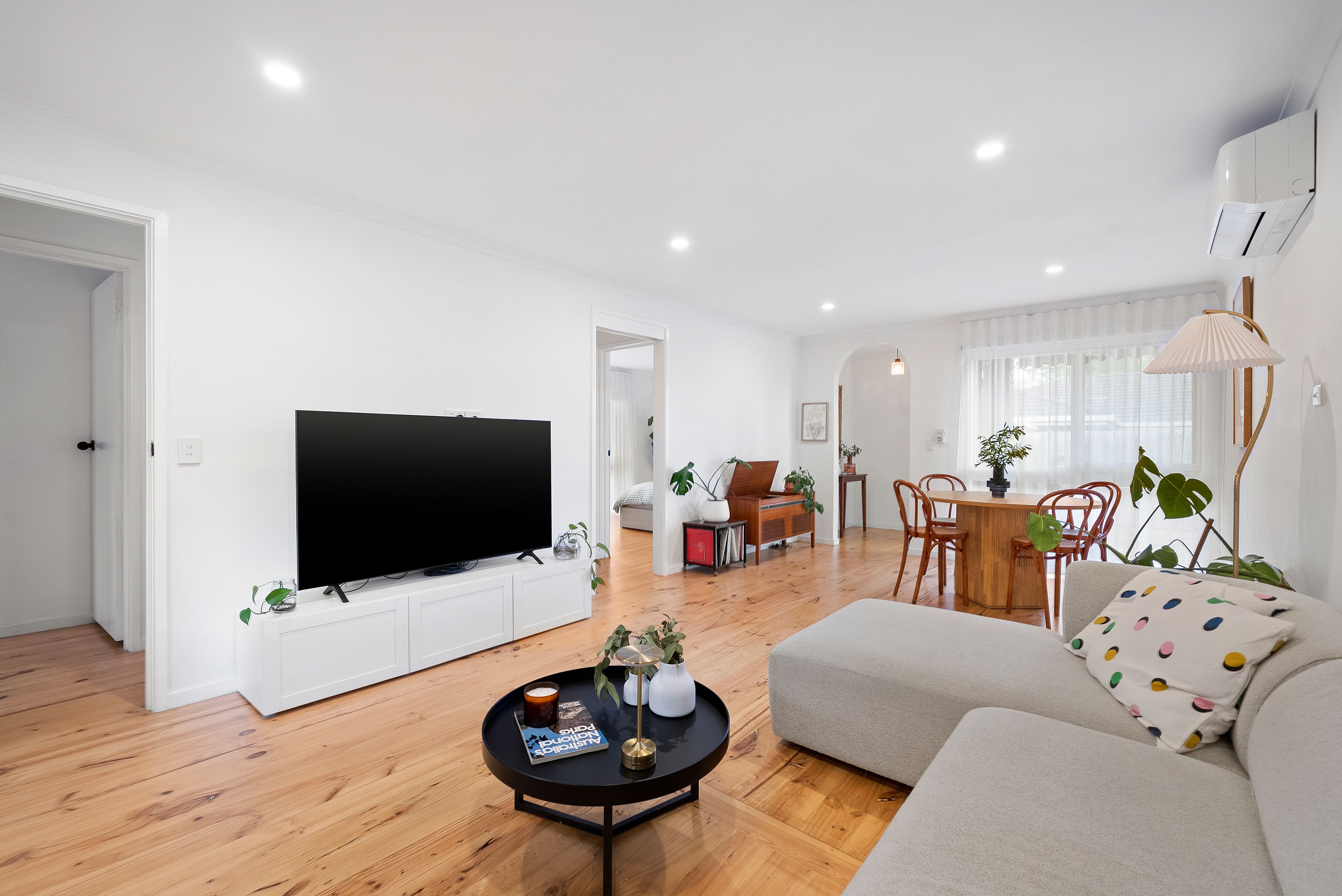 4/10 Veronica Street — photo 4 of 18