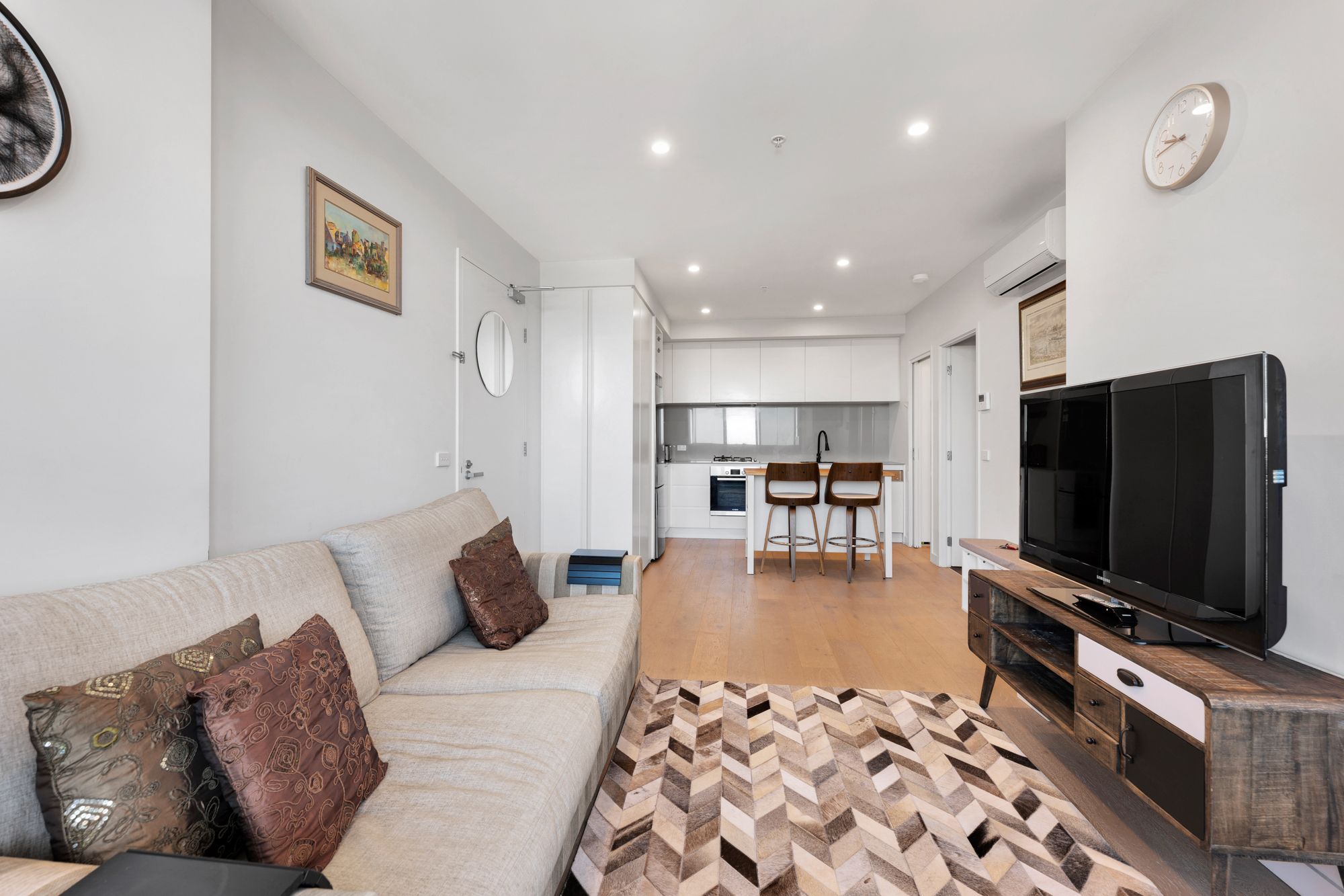 1701/89 Gladstone Street, South Melbourne, VIC 3205