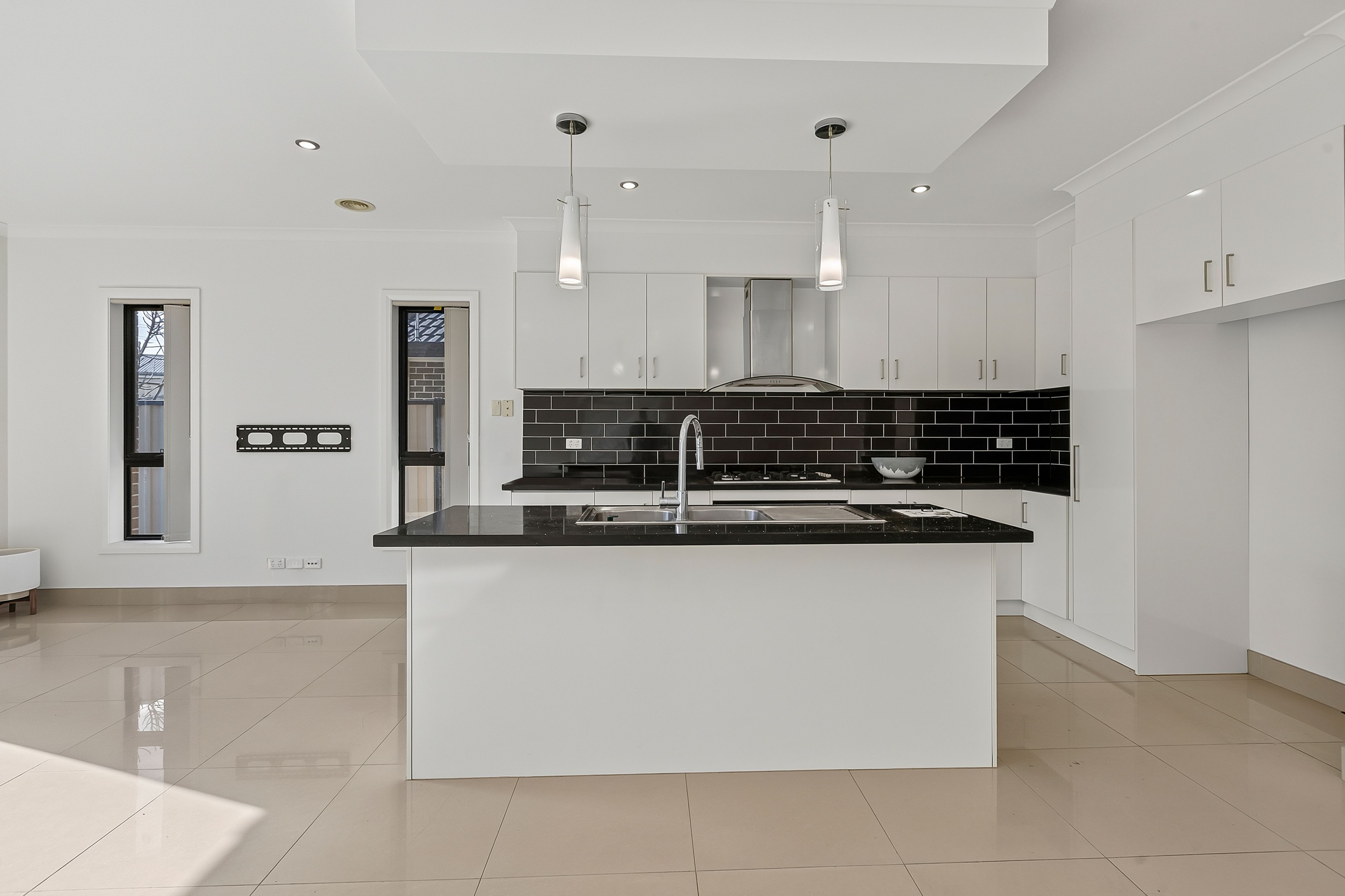 2/5 Merlynston Close, Dallas, VIC 3047