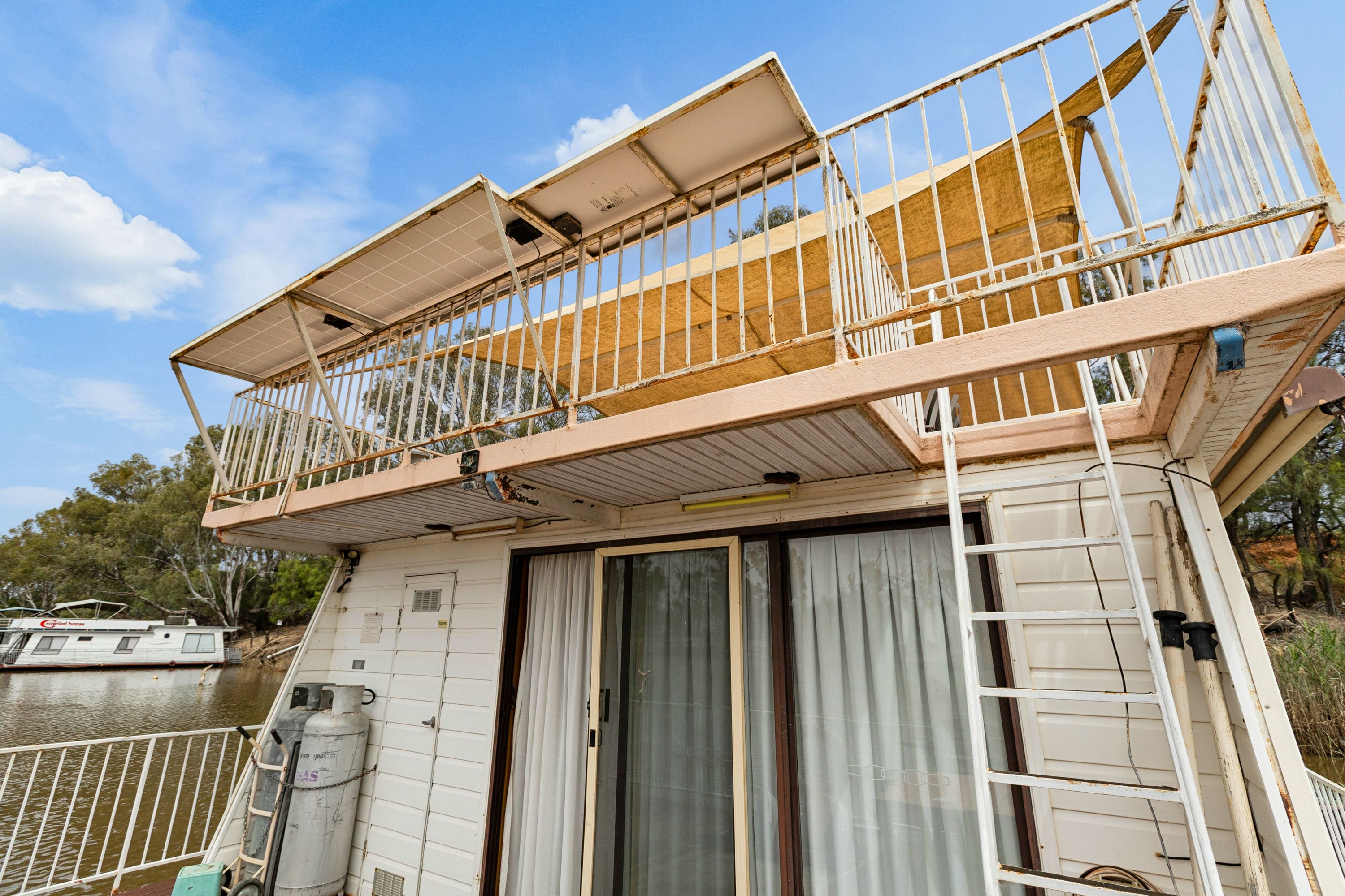 0 "The Bardy" Houseboat — photo 19 of 30