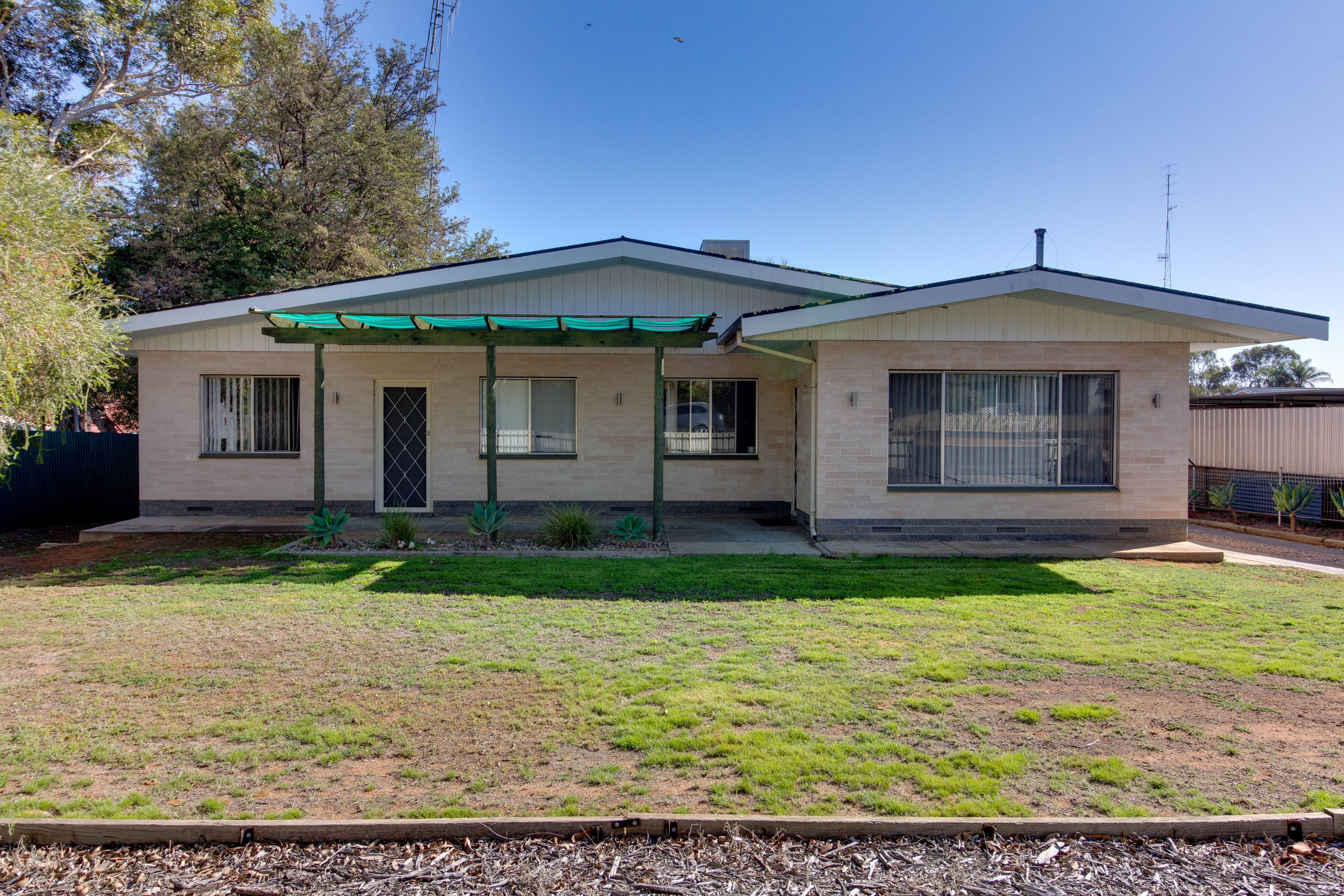 24 Laffer Street, Barmera SA 5345