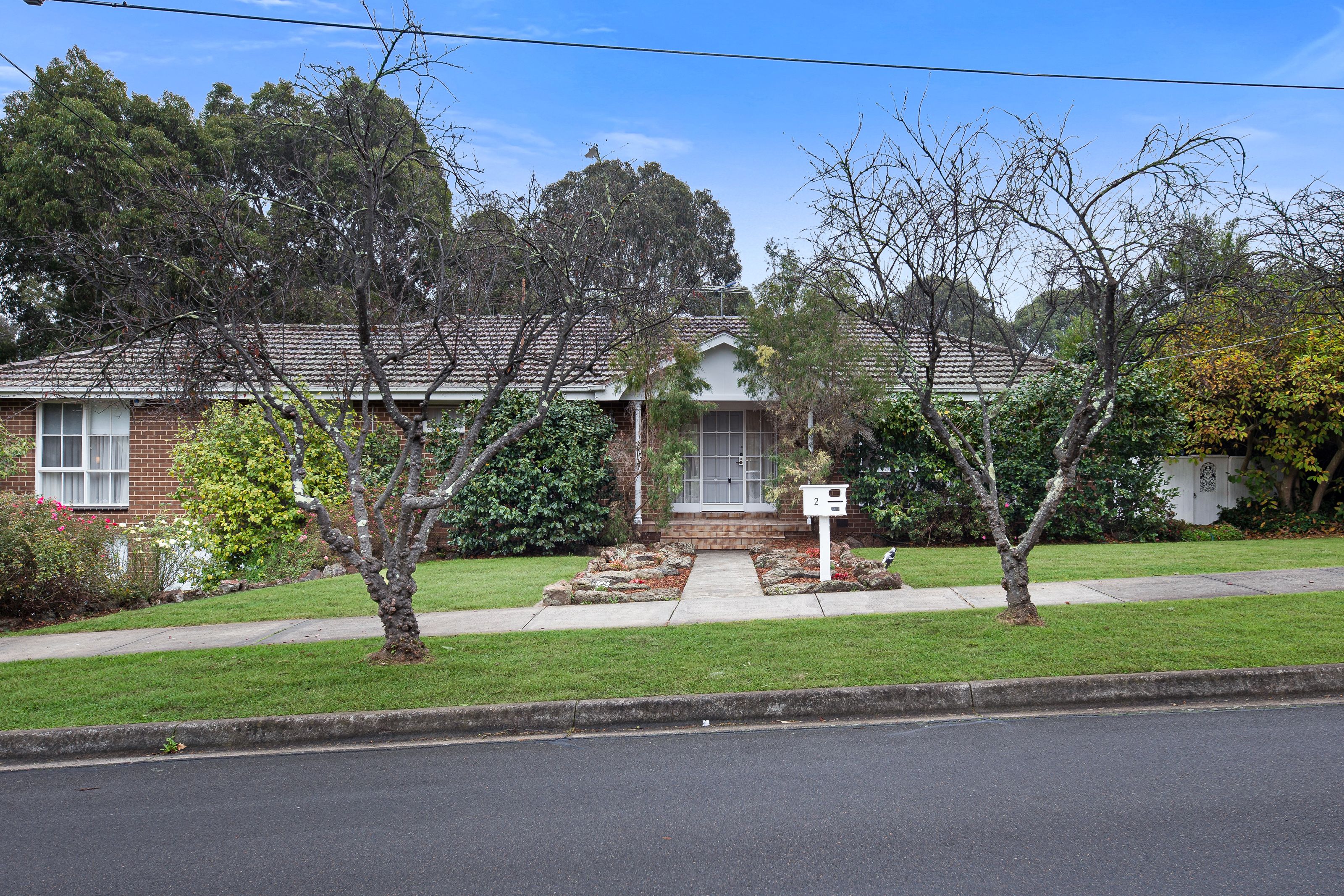 2 Crosby Drive, Glen Waverley VIC 3150